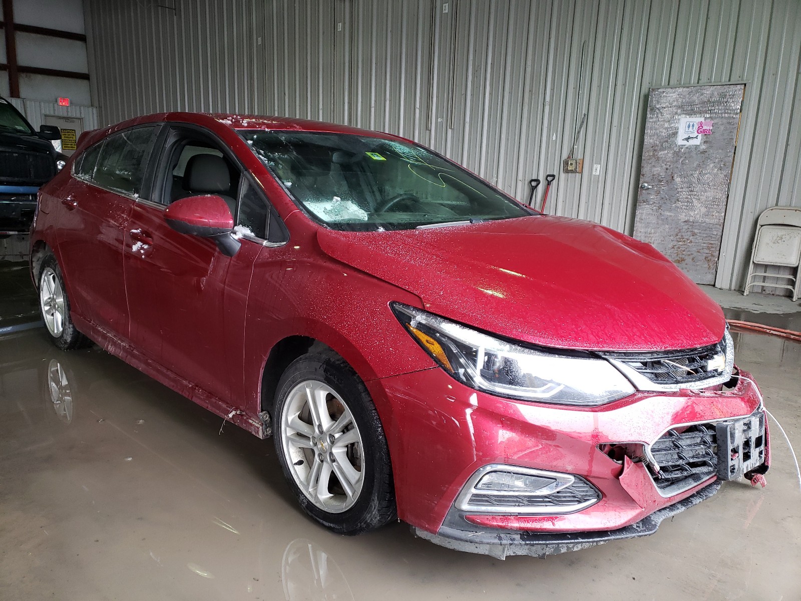 Photo 1 from auction – 2018 CHEVROLET CRUZE LT with VIN 3G1BE6SM5JS597615