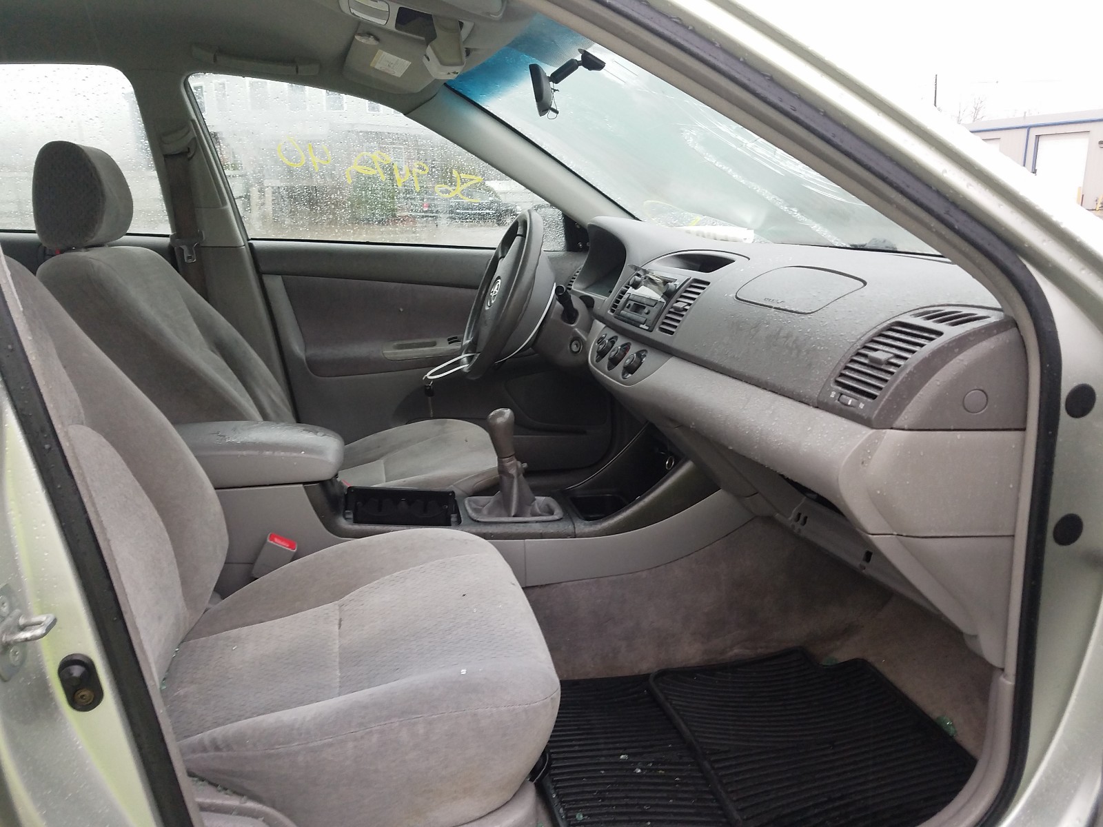 Photo 5 from auction – 2002 TOYOTA CAMRY LE with VIN JTDBE32K620028690