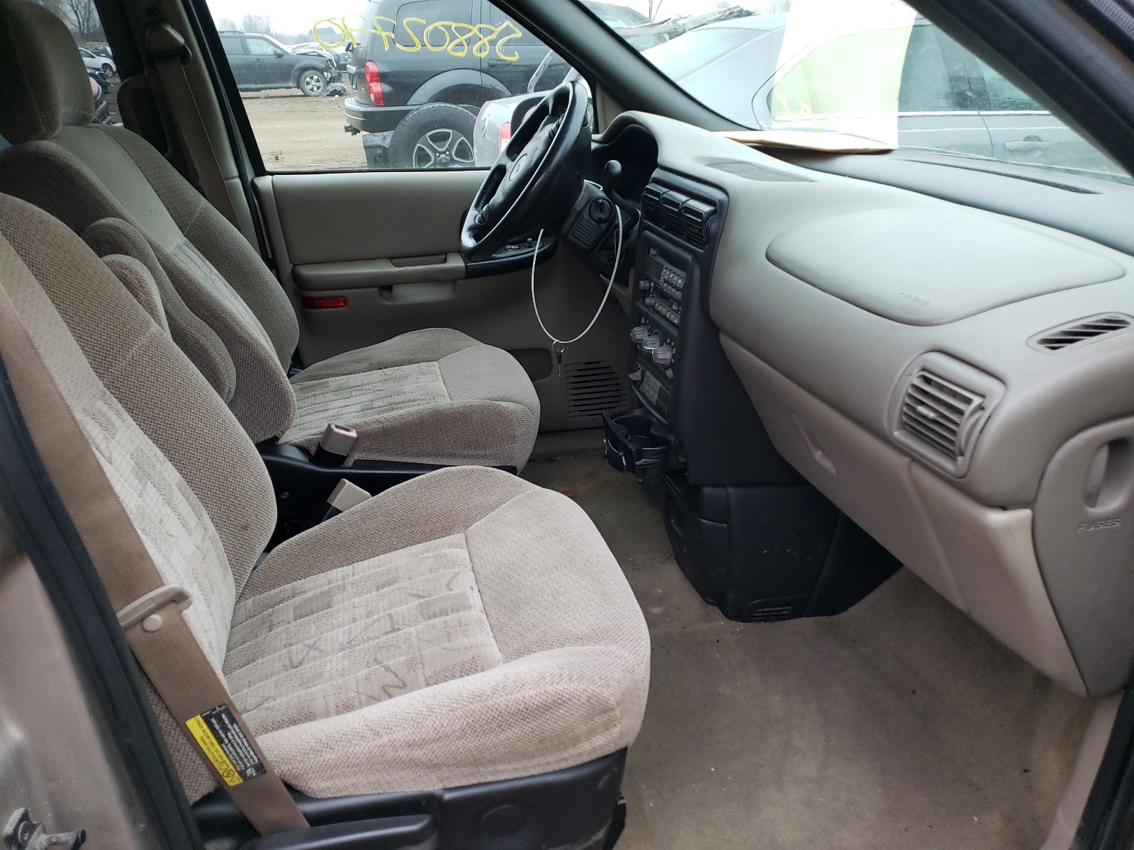 Photo 5 from auction – 2003 PONTIAC MONTANA with VIN 1GMDX03E33D205728