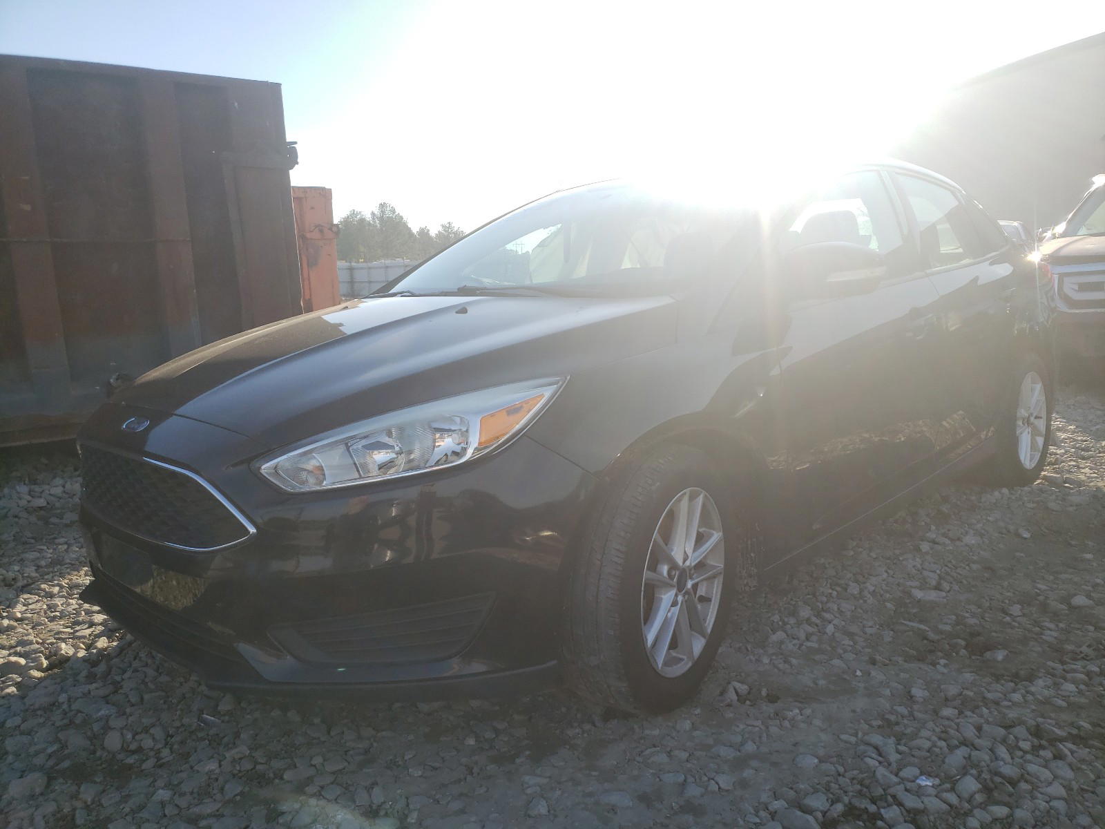 Photo 2 from auction – 2015 FORD FOCUS SE with VIN 1FADP3F22FL207204
