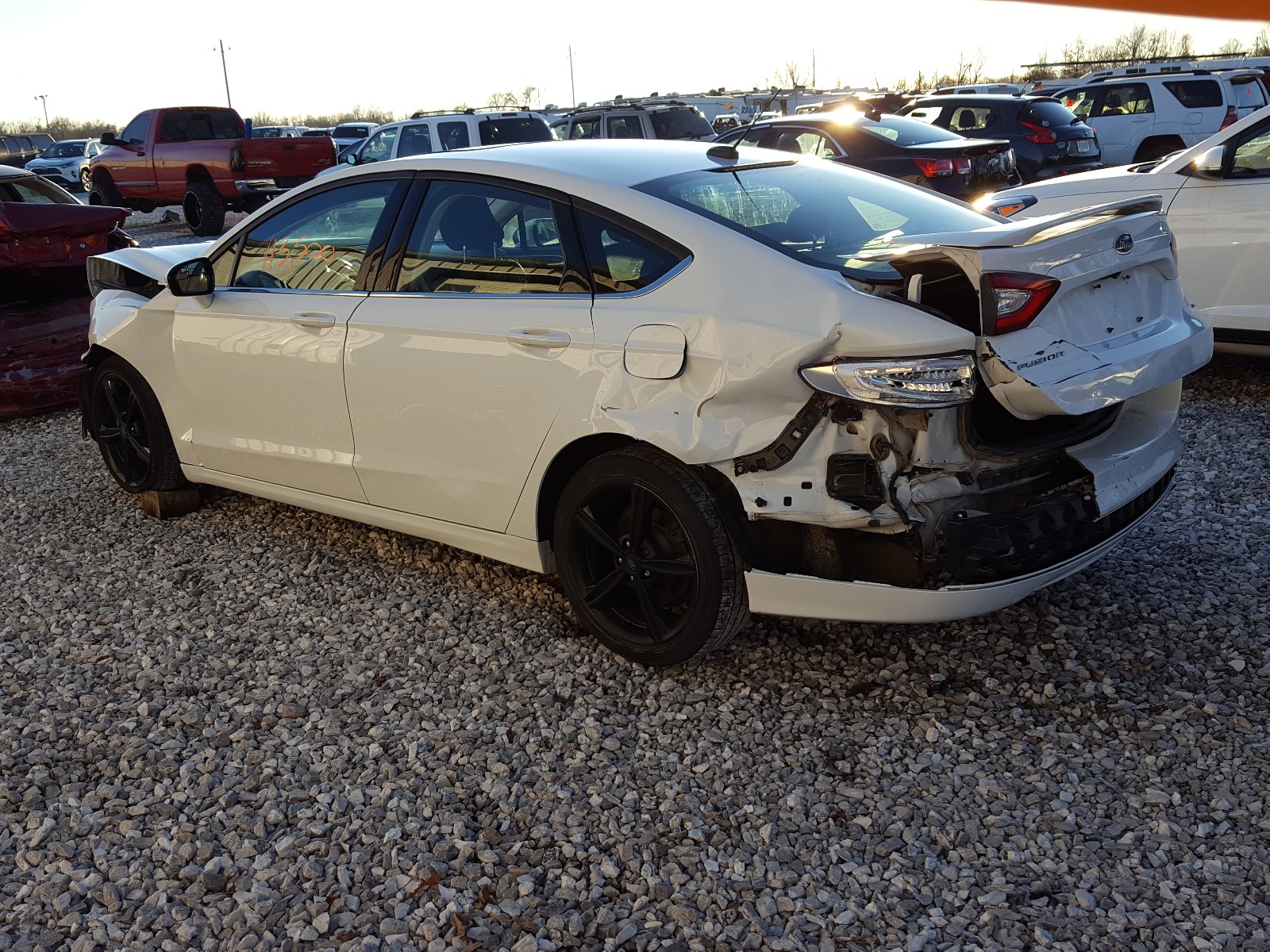 Photo 3 from auction – 2016 FORD FUSION SE with VIN 3FA6P0H76GR135958