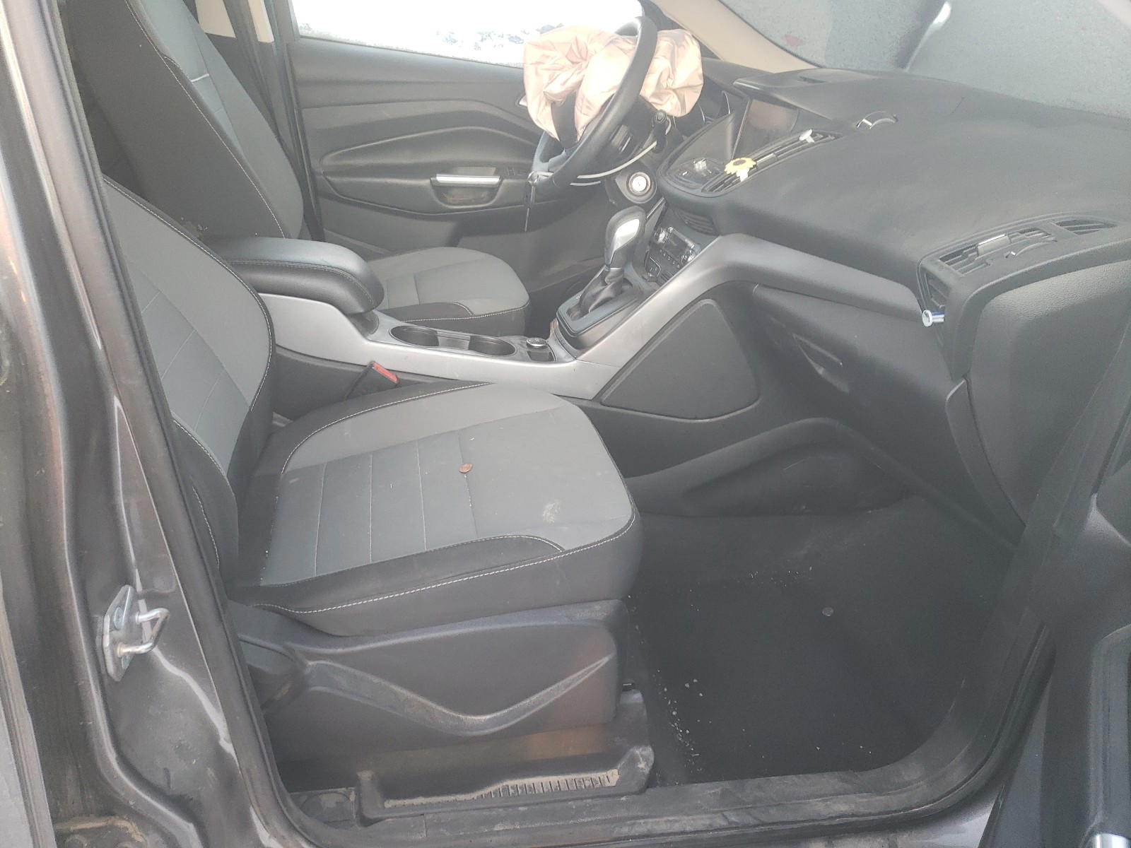 Photo 15 from auction – 2014 FORD ESCAPE SE with VIN 1FMCU0G90EUD01823