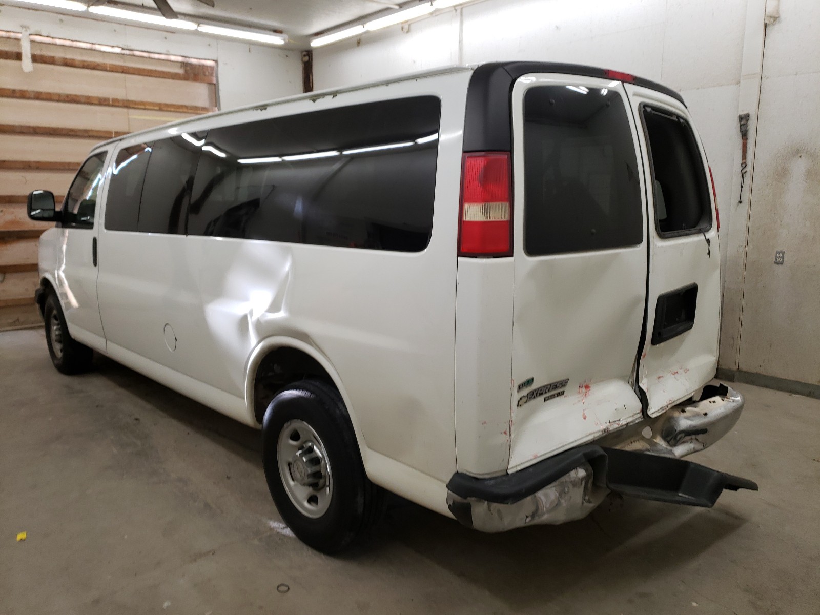 Photo 3 from auction – 2011 CHEVROLET EXPRESS G3 with VIN 1GAZG1FG1B1114172