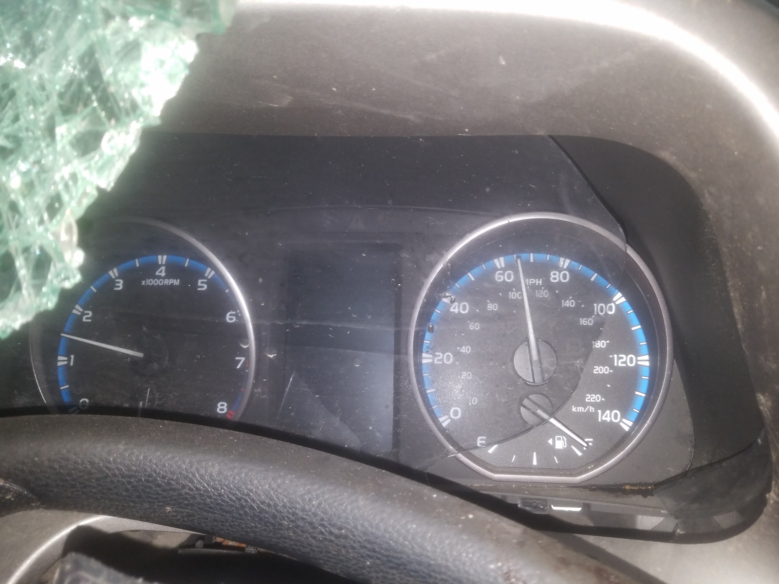 Photo 8 from auction – 2017 TOYOTA RAV4 LE with VIN 2T3BFREV5HW578828