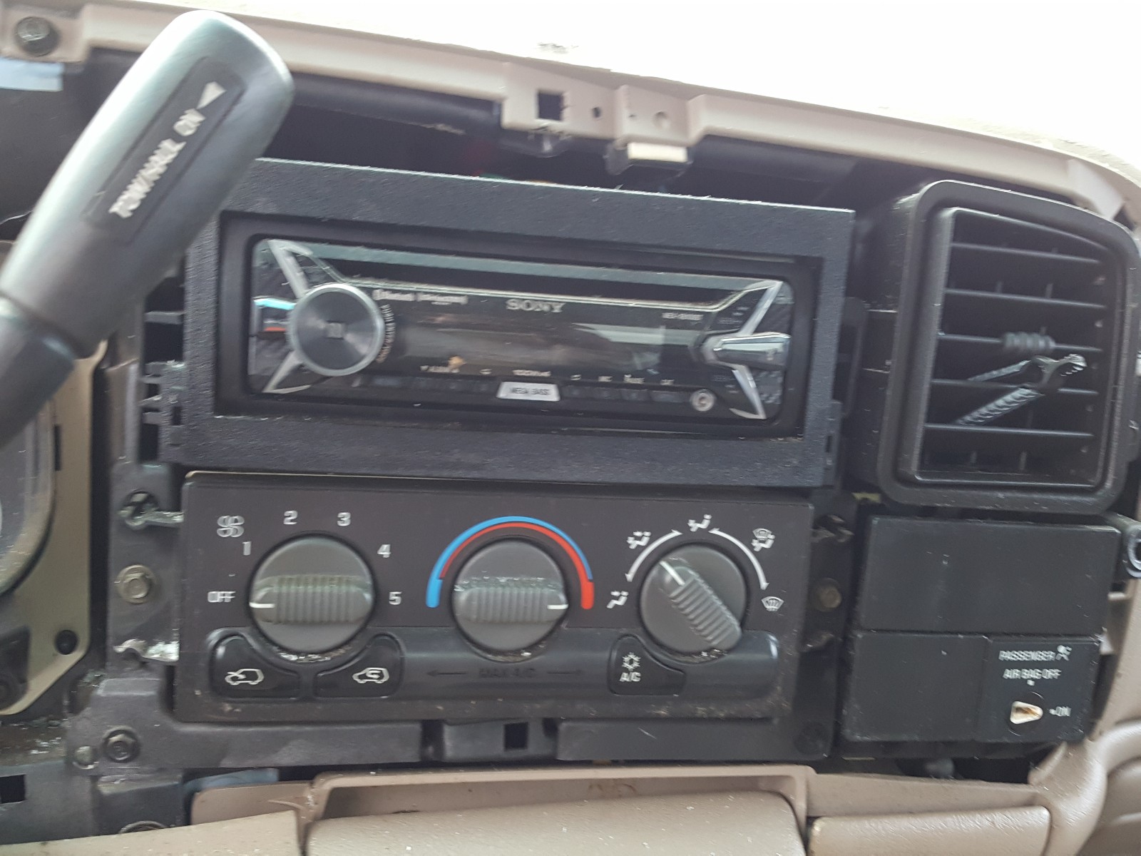 Фото 9 с аукциона – 2002 CHEVROLET SILVERADO с VIN 1GCHK29UX2E149066