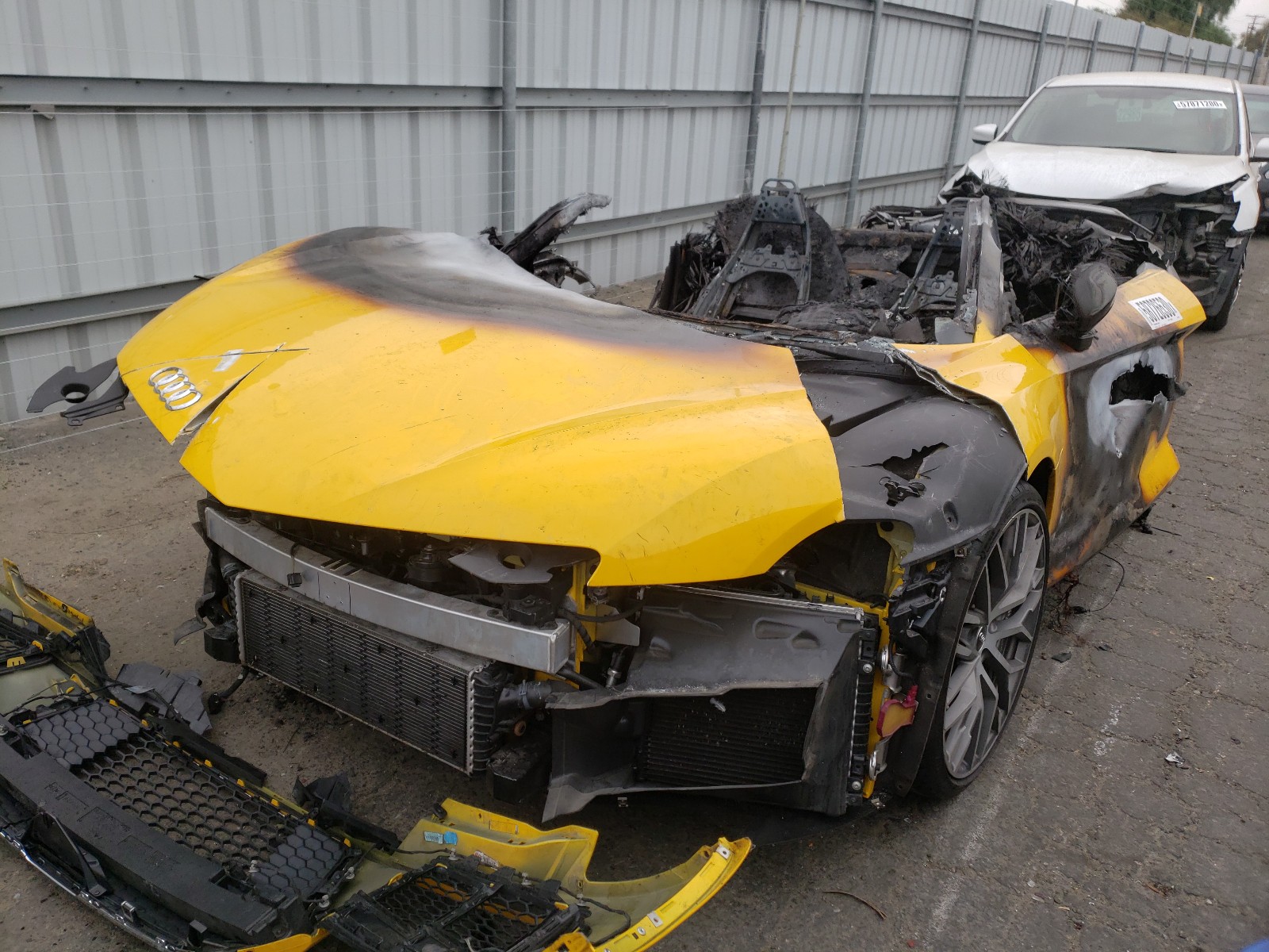 Photo 2 from auction – 2017 AUDI R8 5.2 PLU with VIN WUAKBAFX1H7902403