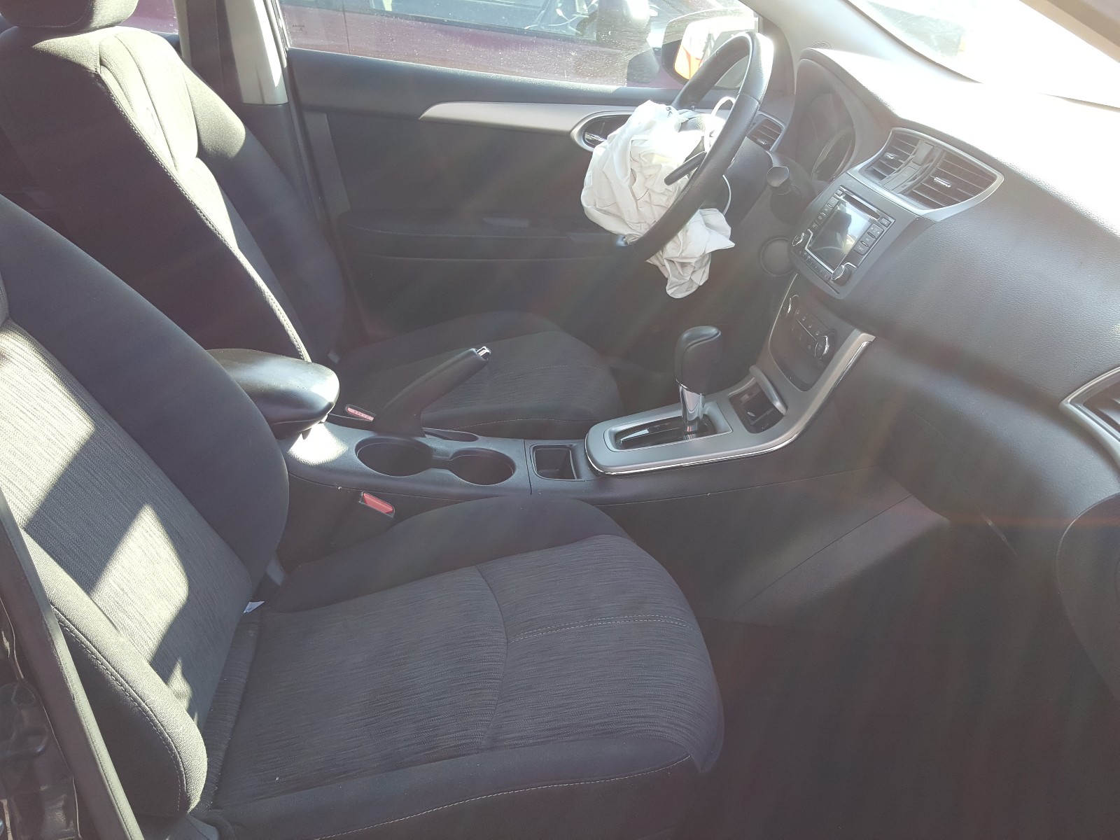 Photo 5 from auction – 2015 NISSAN SENTRA S with VIN 3N1AB7AP6FL687633