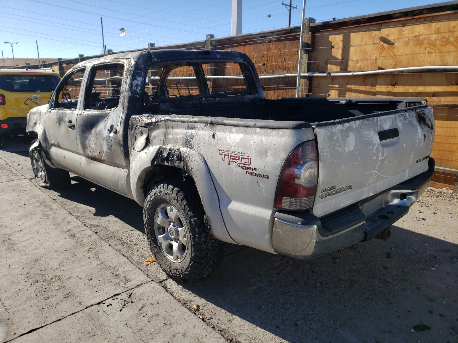 Photo 3 from auction – 2010 TOYOTA TACOMA DOU with VIN 3TMLU4EN6AM039302