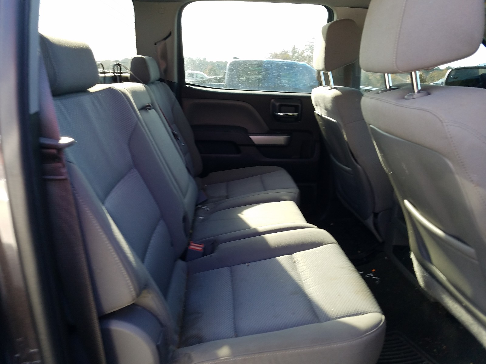 Photo 6 from auction – 2015 CHEVROLET SILVERADO with VIN 3GCUKREC4FG187329