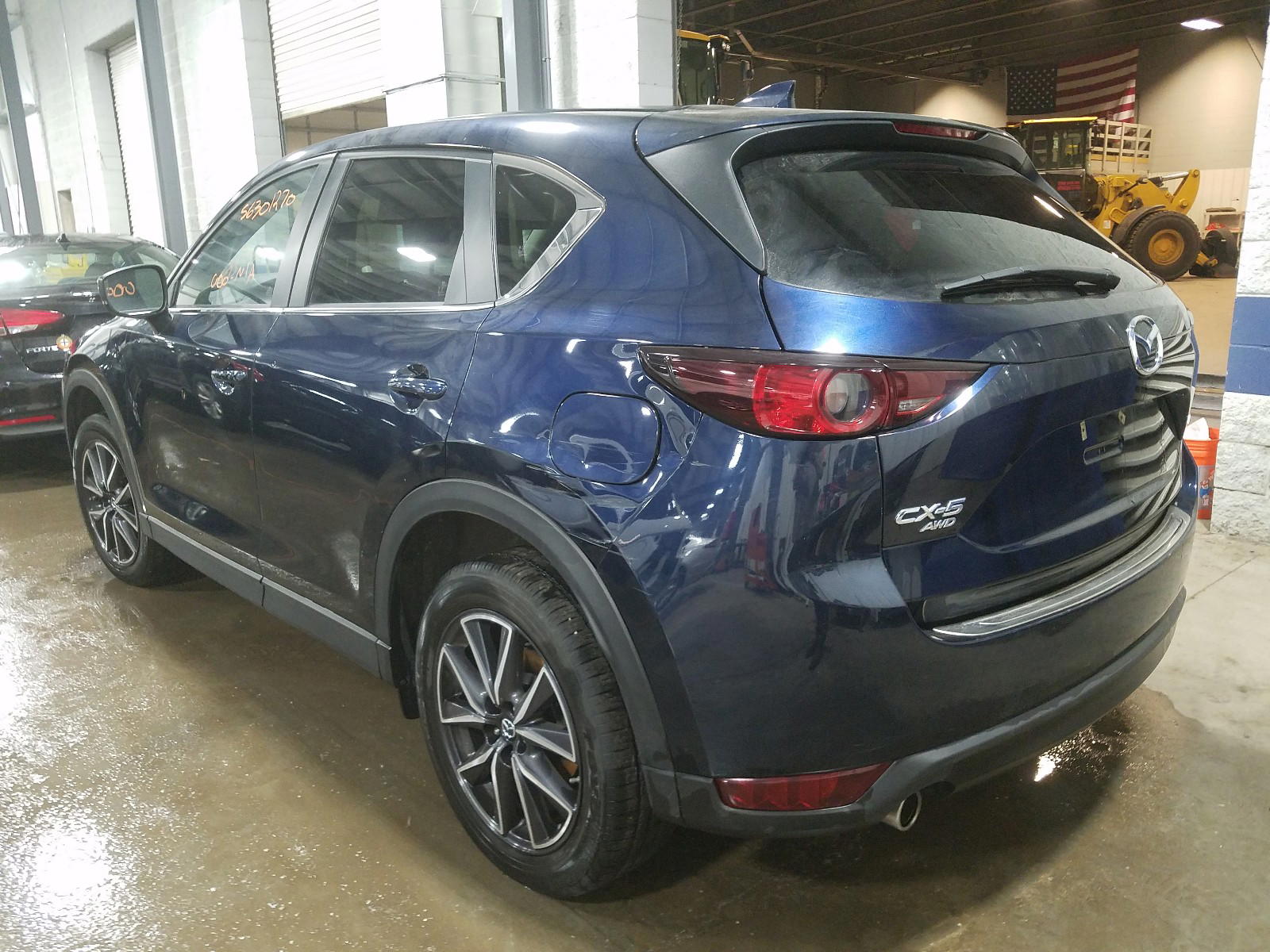 Photo 3 from auction – 2018 MAZDA CX-5 TOURI with VIN JM3KFBCM3J0456486