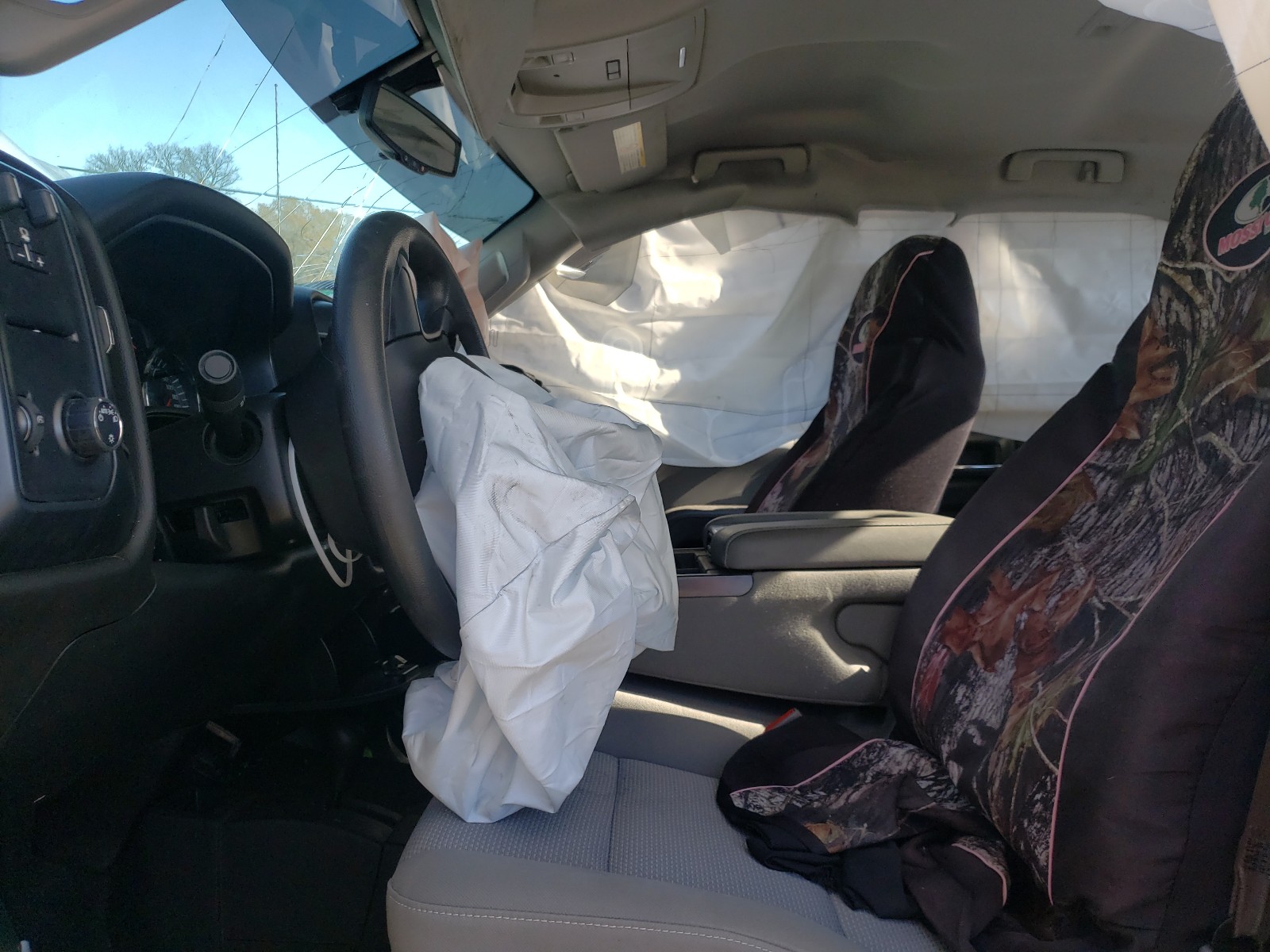 Photo 5 from auction – 2018 CHEVROLET SILVERADO with VIN 1GC2KUEG1JZ173748