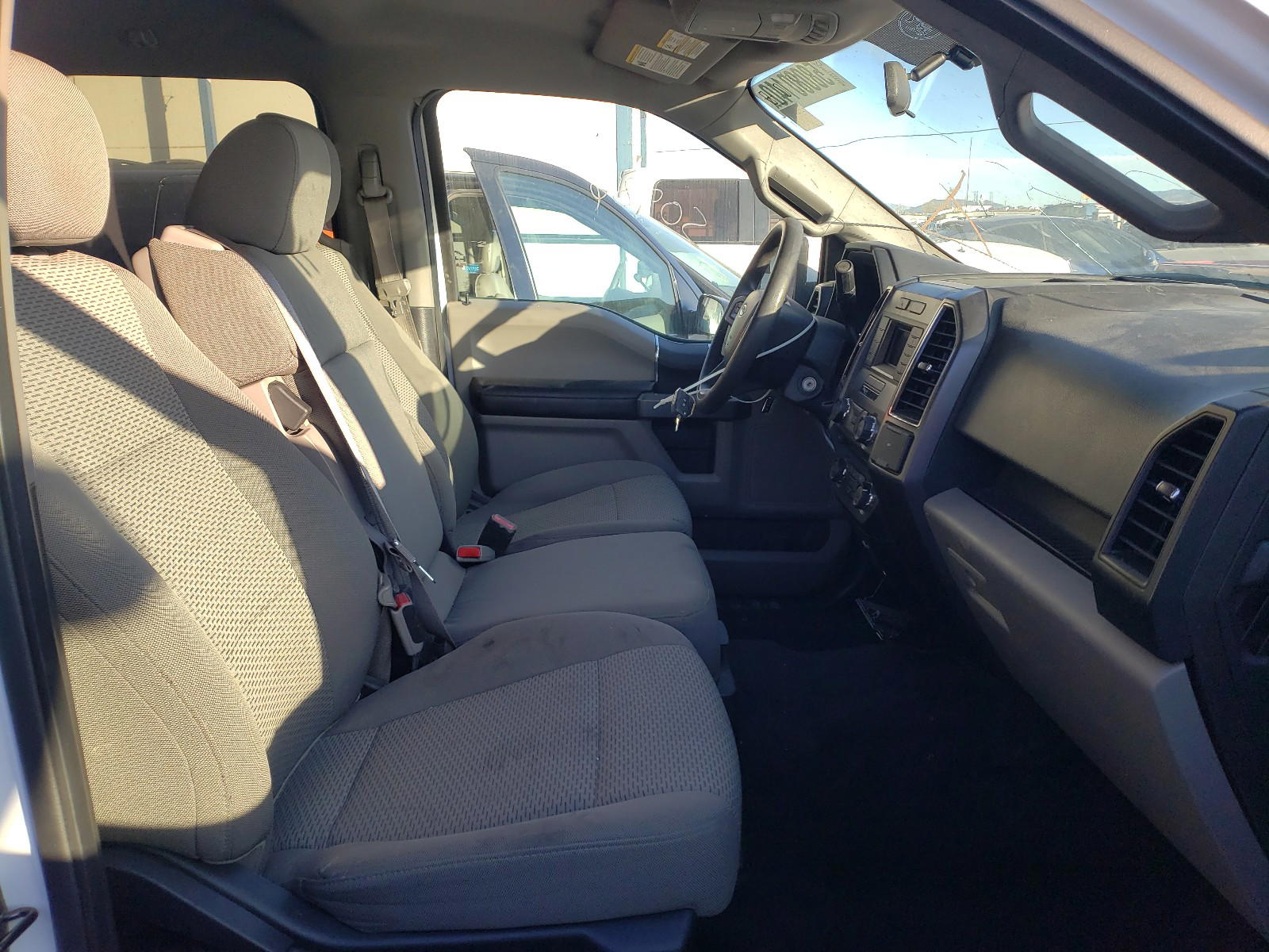 Photo 5 from auction – 2017 FORD F150 SUPER with VIN 1FTEW1CF5HKD45003