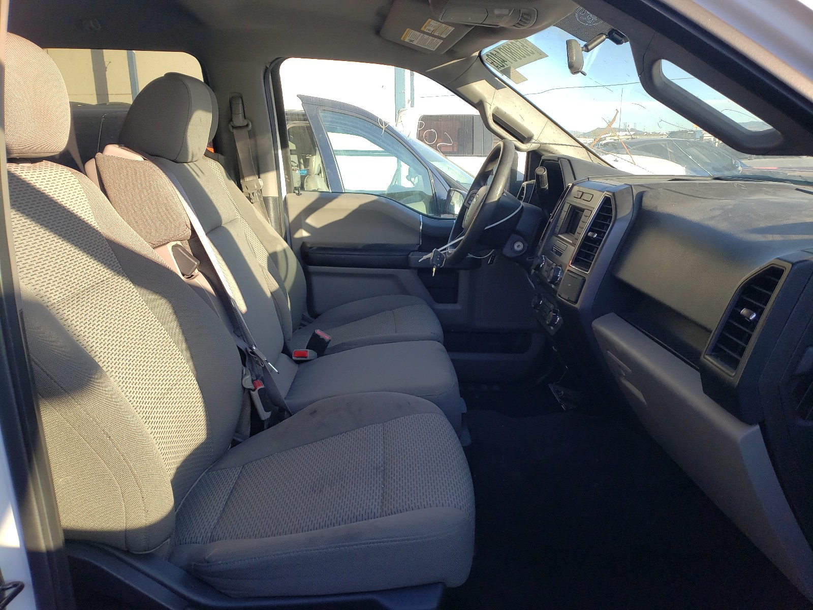صورة رقم 5 من المزاد - 2017 FORD F150 SUPER مع VIN 1FTEW1CF5HKD45003