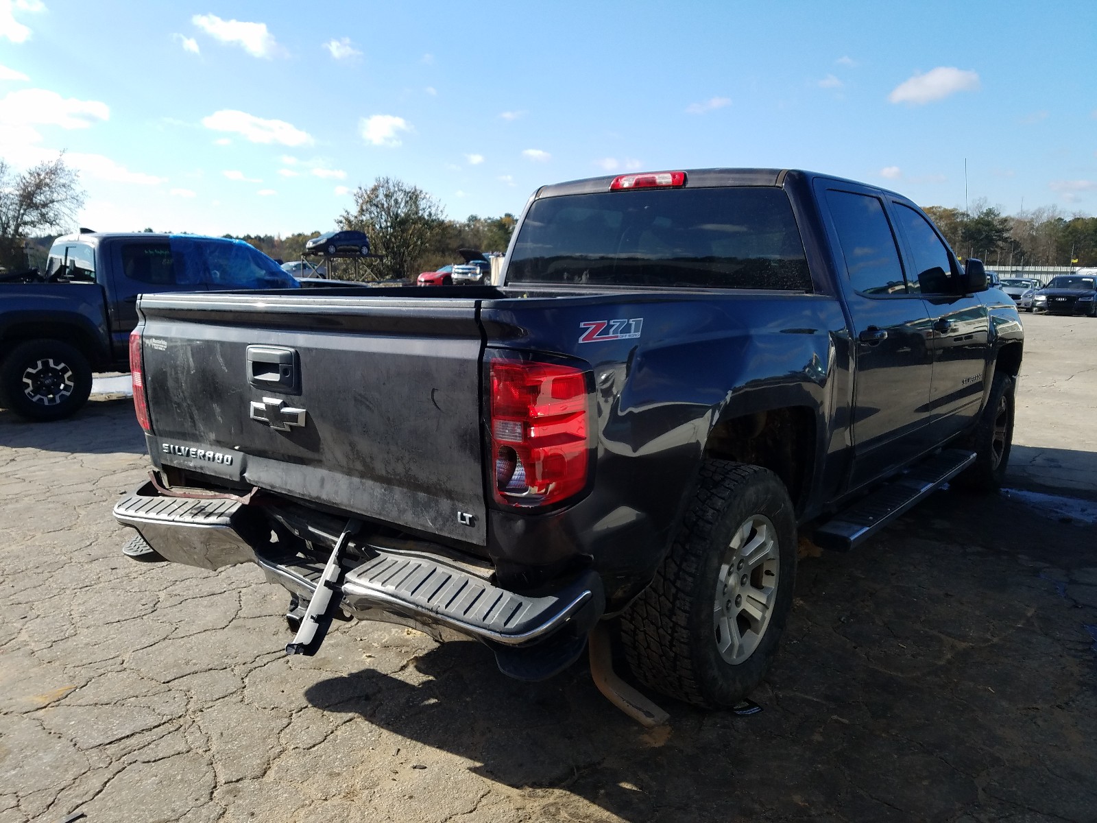 Photo 4 from auction – 2015 CHEVROLET SILVERADO with VIN 3GCUKREC4FG187329