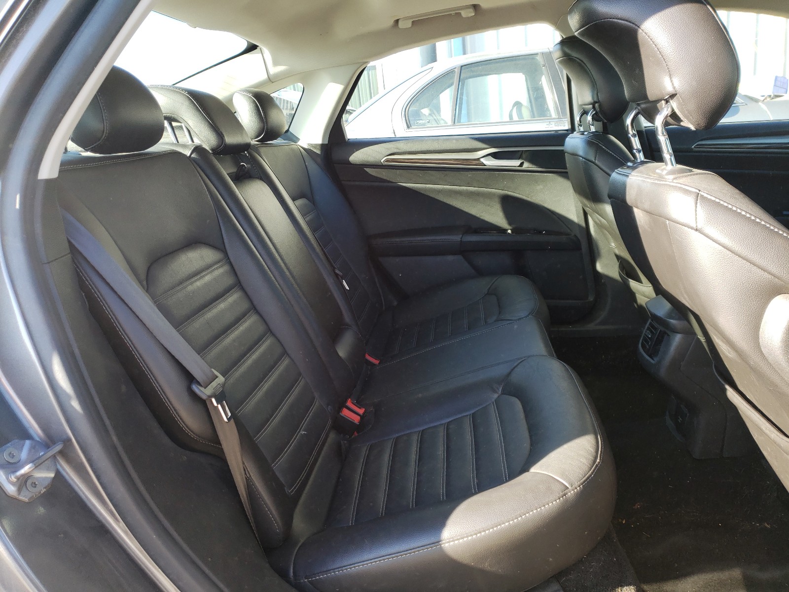 Photo 6 from auction – 2014 FORD FUSION SE with VIN 3FA6P0HD0ER251109
