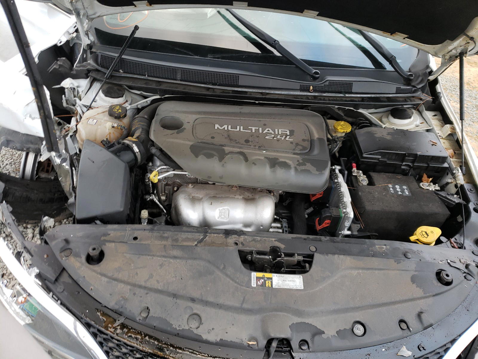 Photo 7 from auction – 2016 CHRYSLER 200 LIMITE with VIN 1C3CCCAB6GN133207