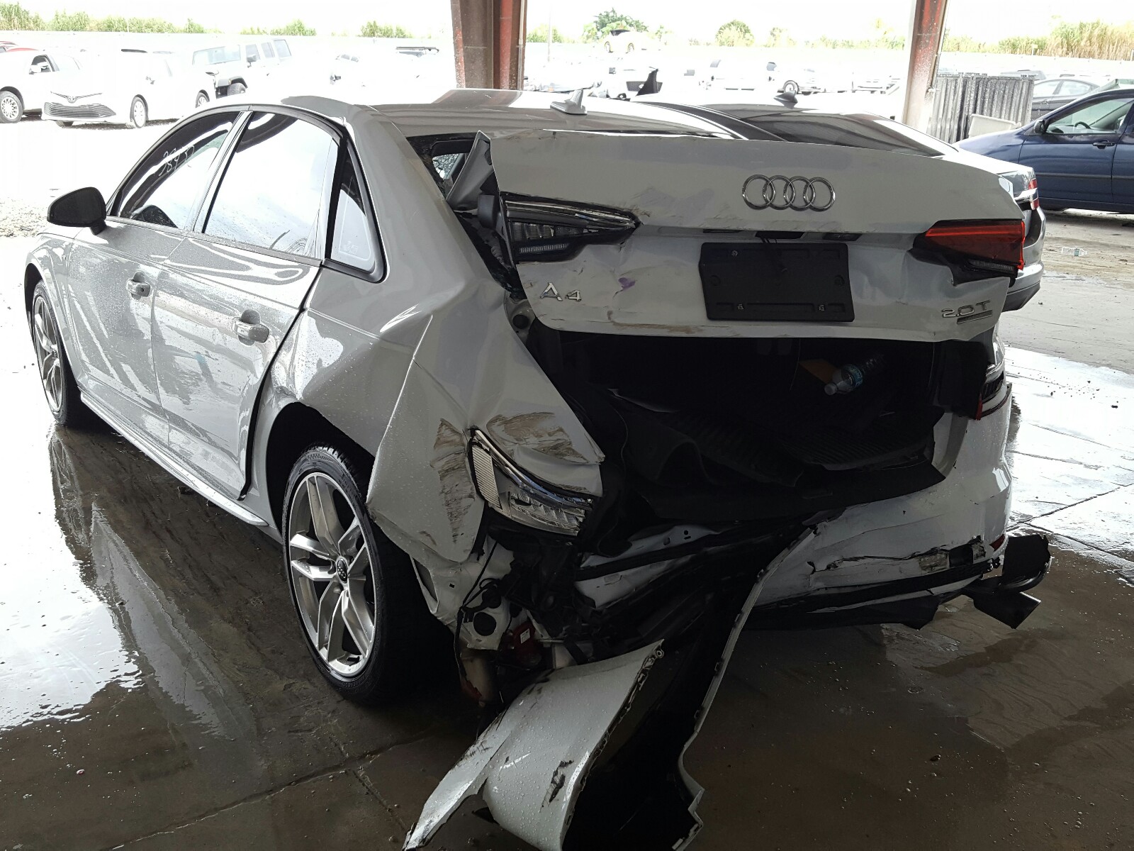 Zdjęcie 3 z aukcji – 2017 AUDI A4 ULTRA P z VIN WAUKMAF46HN056940