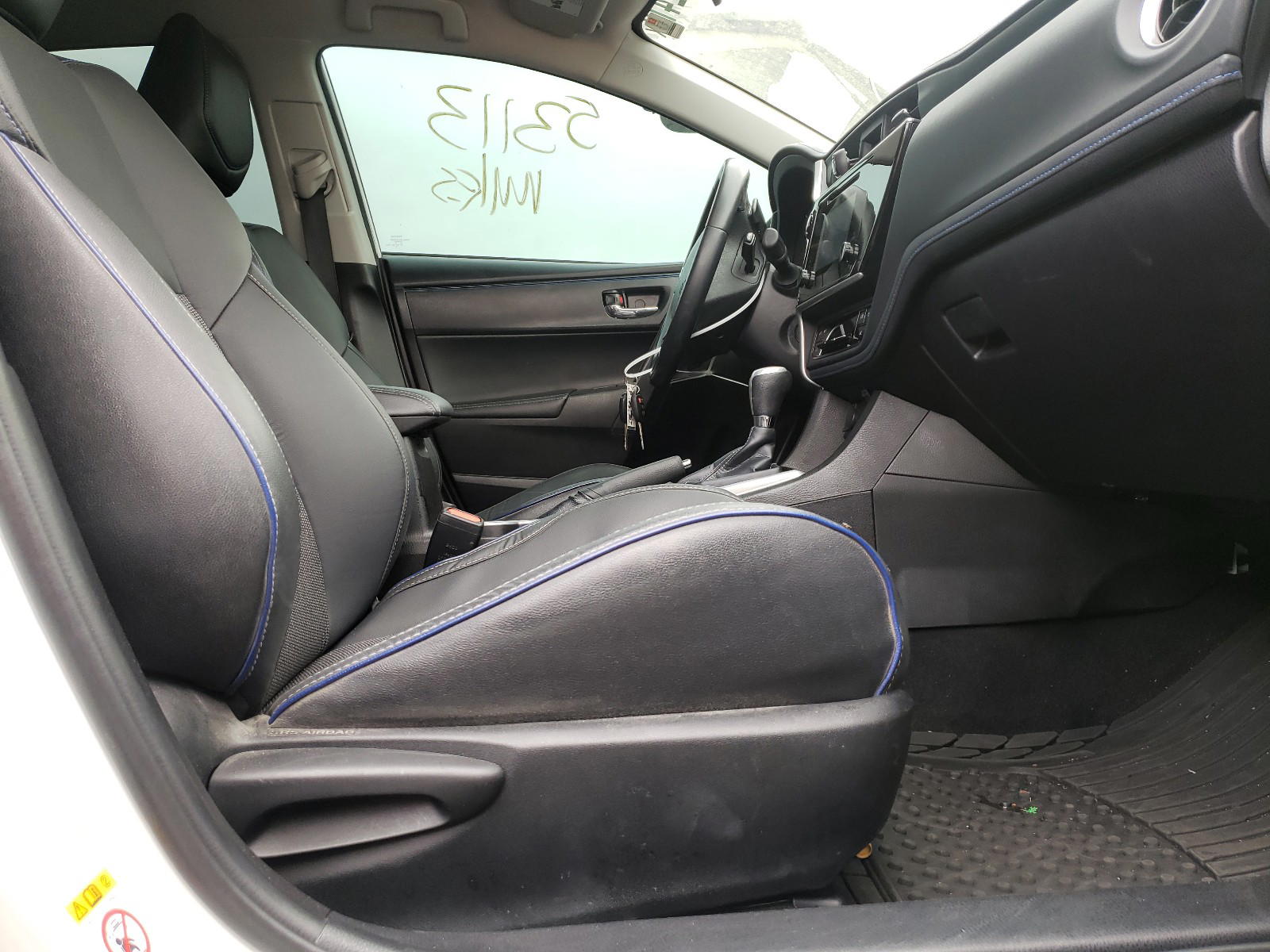 Photo 5 from auction – 2018 TOYOTA COROLLA L with VIN 5YFBURHEXJP848279