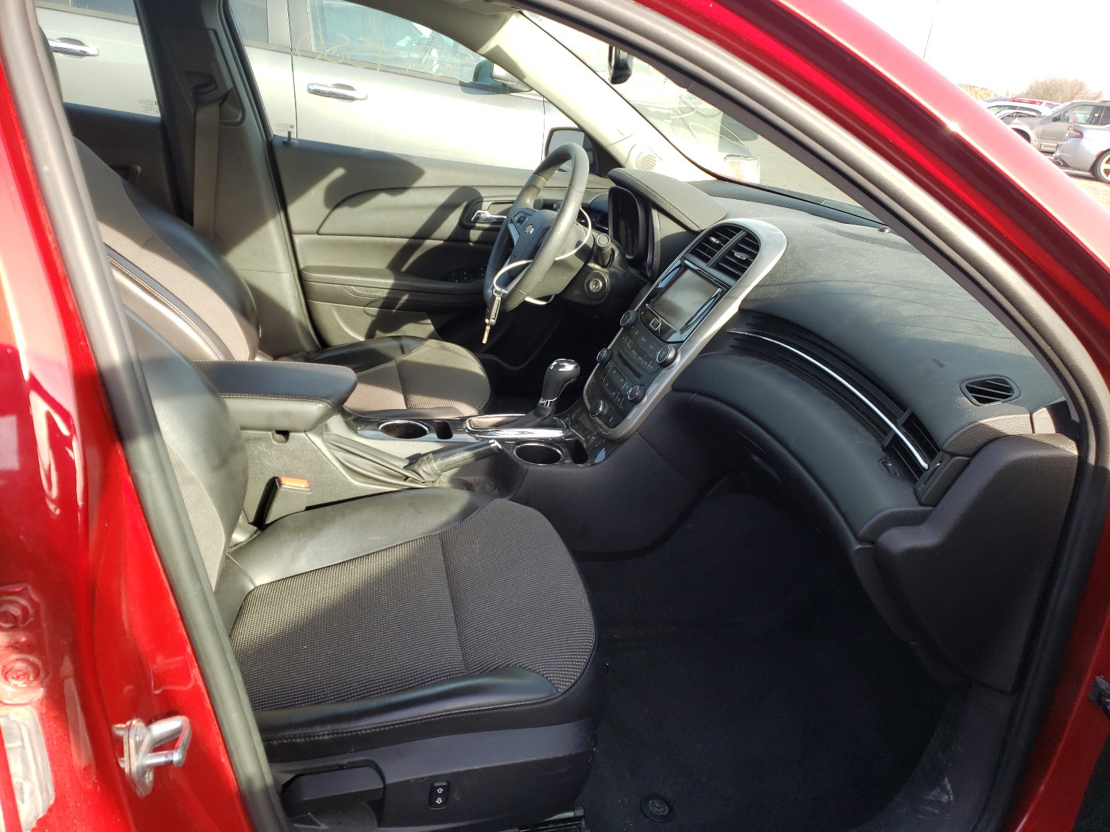 Photo 5 from auction – 2014 CHEVROLET MALIBU 1LT with VIN 1G11C5SL2EF177694