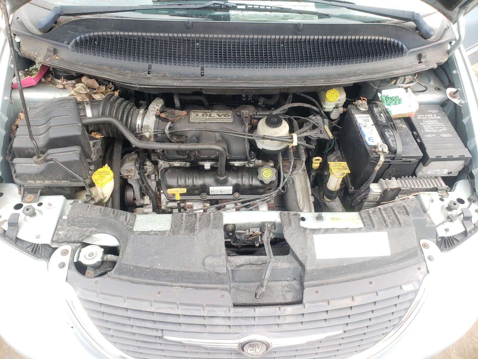 Photo 7 from auction – 2002 CHRYSLER TOWN & COU with VIN 2C8GP64L52R675206