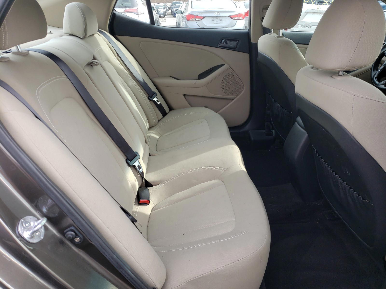 Photo 6 from auction – 2011 KIA OPTIMA LX with VIN KNAGM4A77B5163124