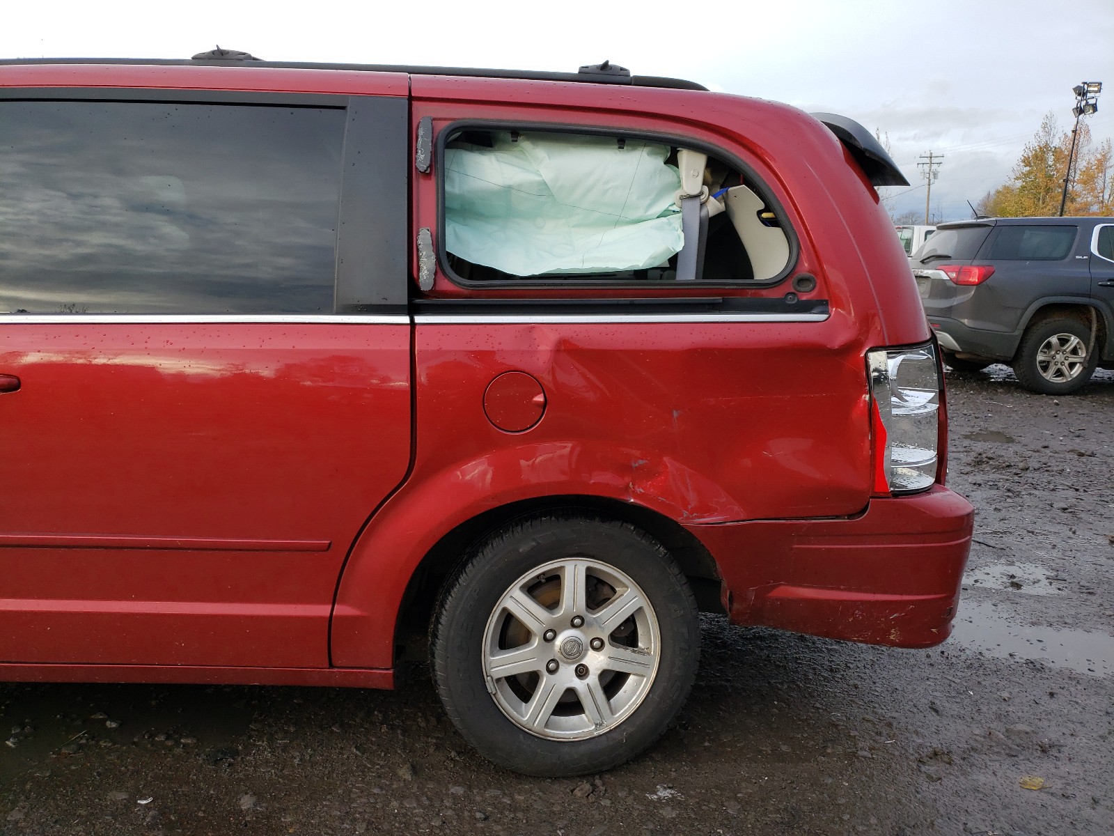 Photo 9 from auction – 2008 CHRYSLER TOWN & COU with VIN 2A8HR54P98R615525