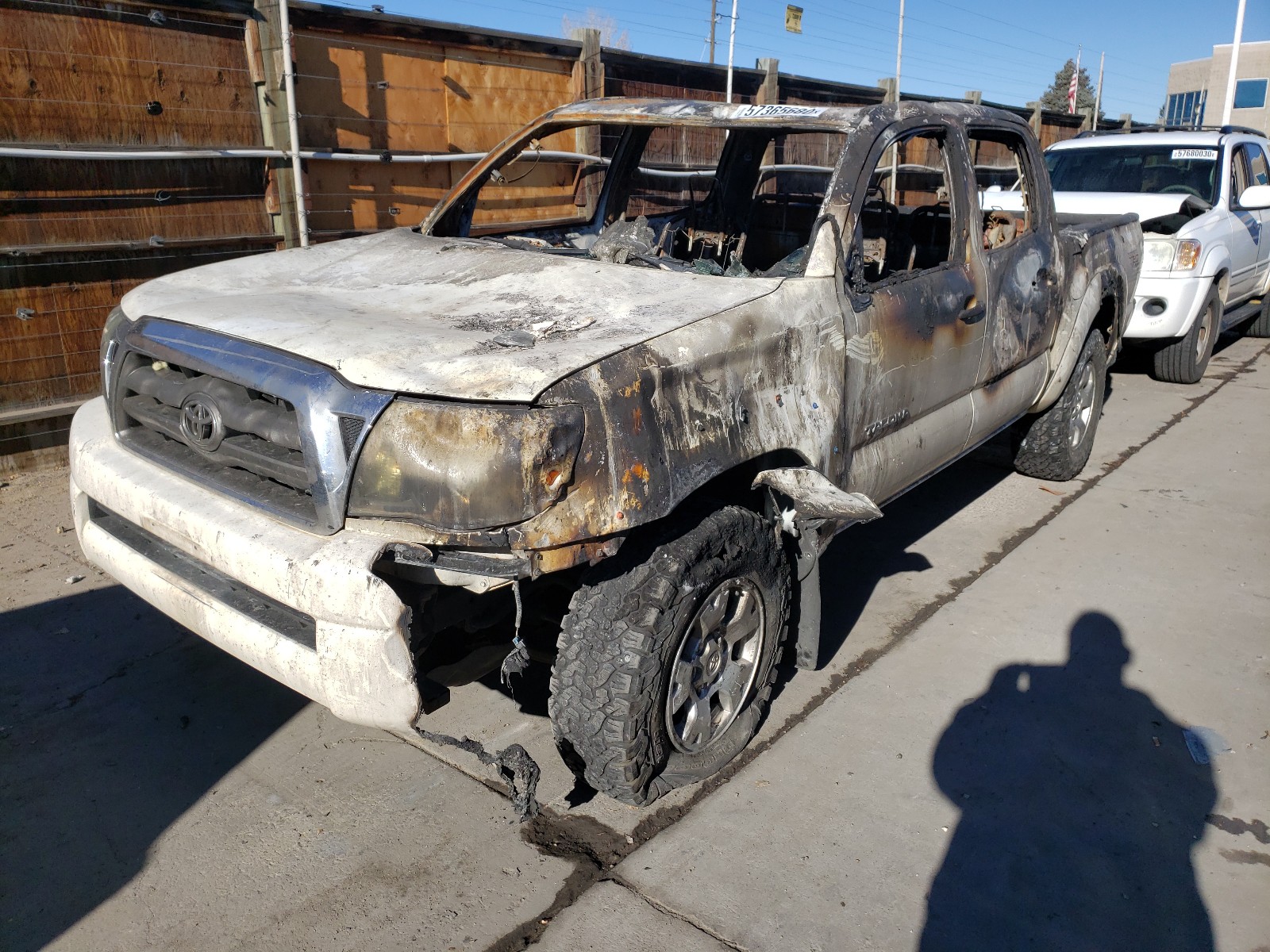 Photo 2 from auction – 2010 TOYOTA TACOMA DOU with VIN 3TMLU4EN6AM039302
