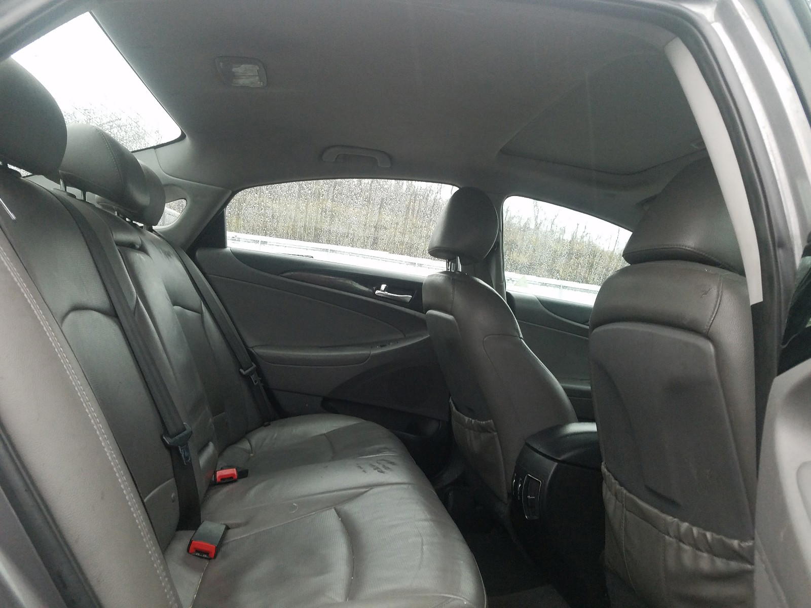 Photo 6 from auction – 2011 HYUNDAI SONATA SE with VIN 5NPEC4AC1BH035987