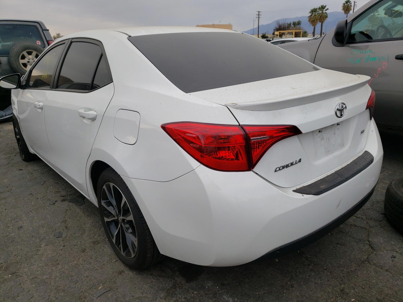 Photo 3 from auction – 2018 TOYOTA COROLLA L with VIN 5YFBURHEXJP848279