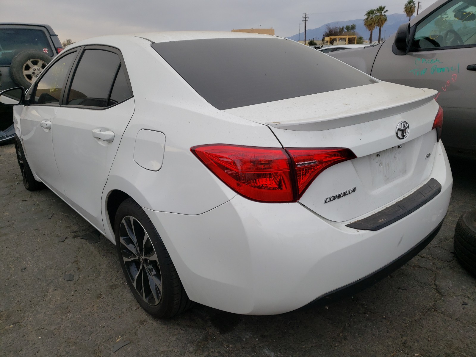 Zdjęcie 3 z aukcji – 2018 TOYOTA COROLLA L z VIN 5YFBURHEXJP848279