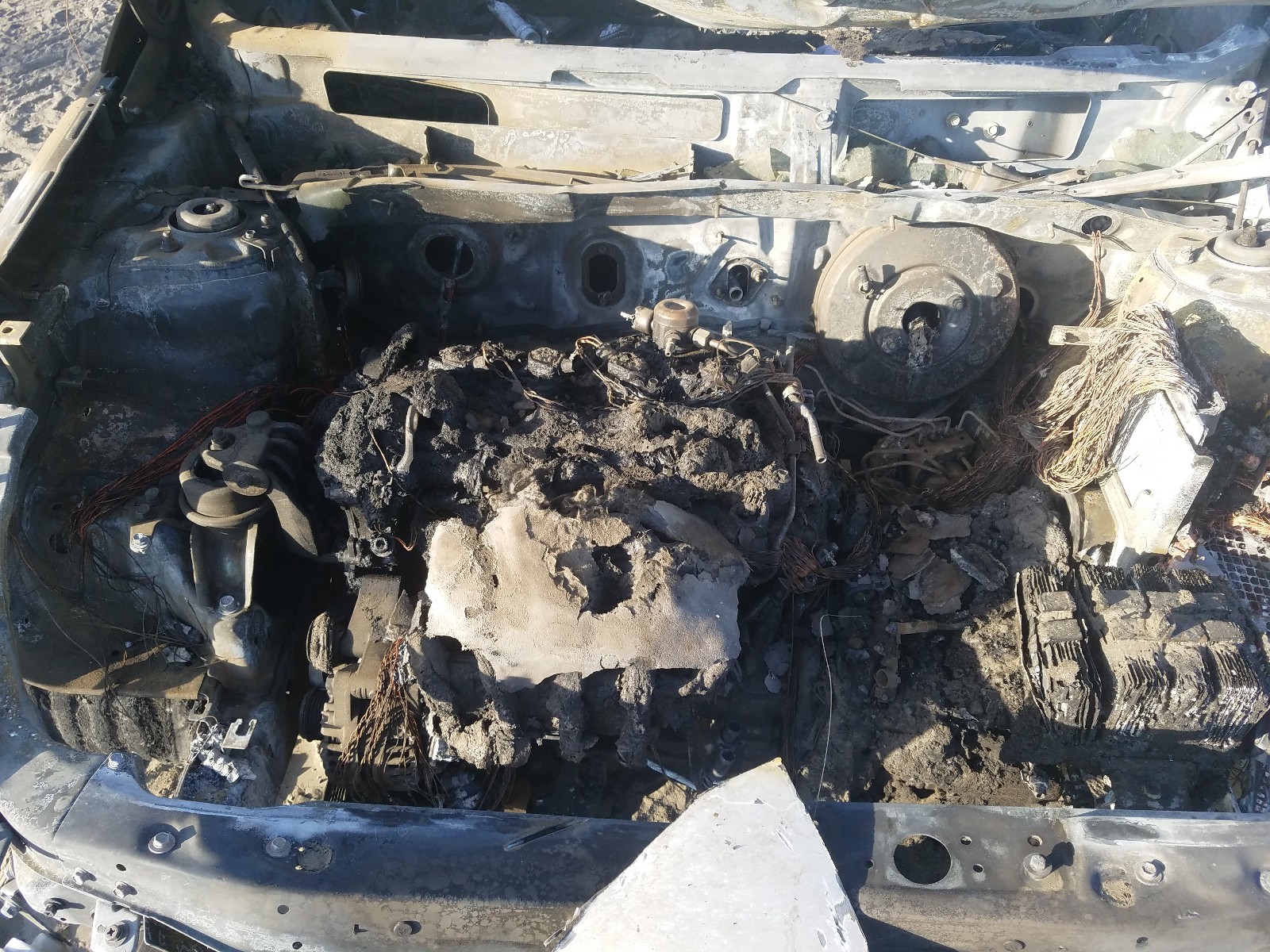 Photo 7 from auction – 2014 HYUNDAI SONATA SE with VIN 5NPEC4AC0EH813068