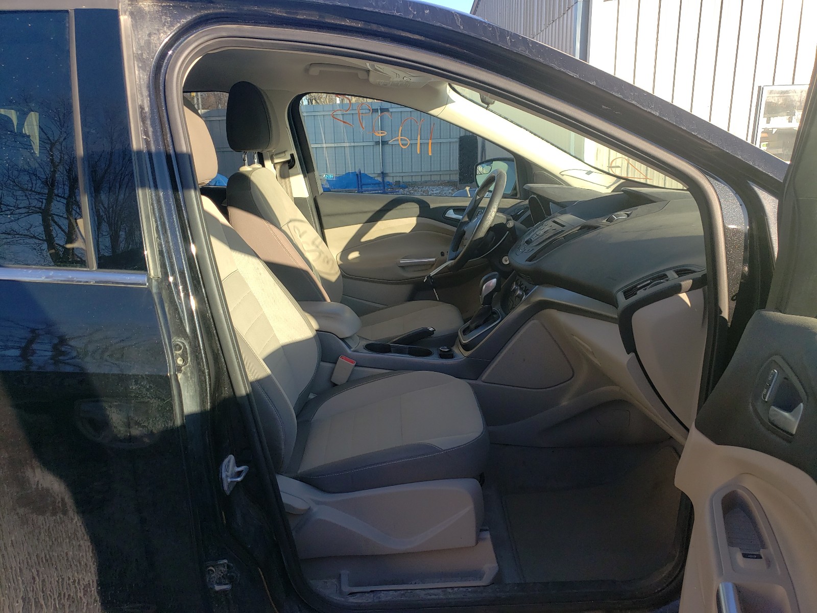 Photo 5 from auction – 2014 FORD ESCAPE SE with VIN 1FMCU9GX4EUA13354