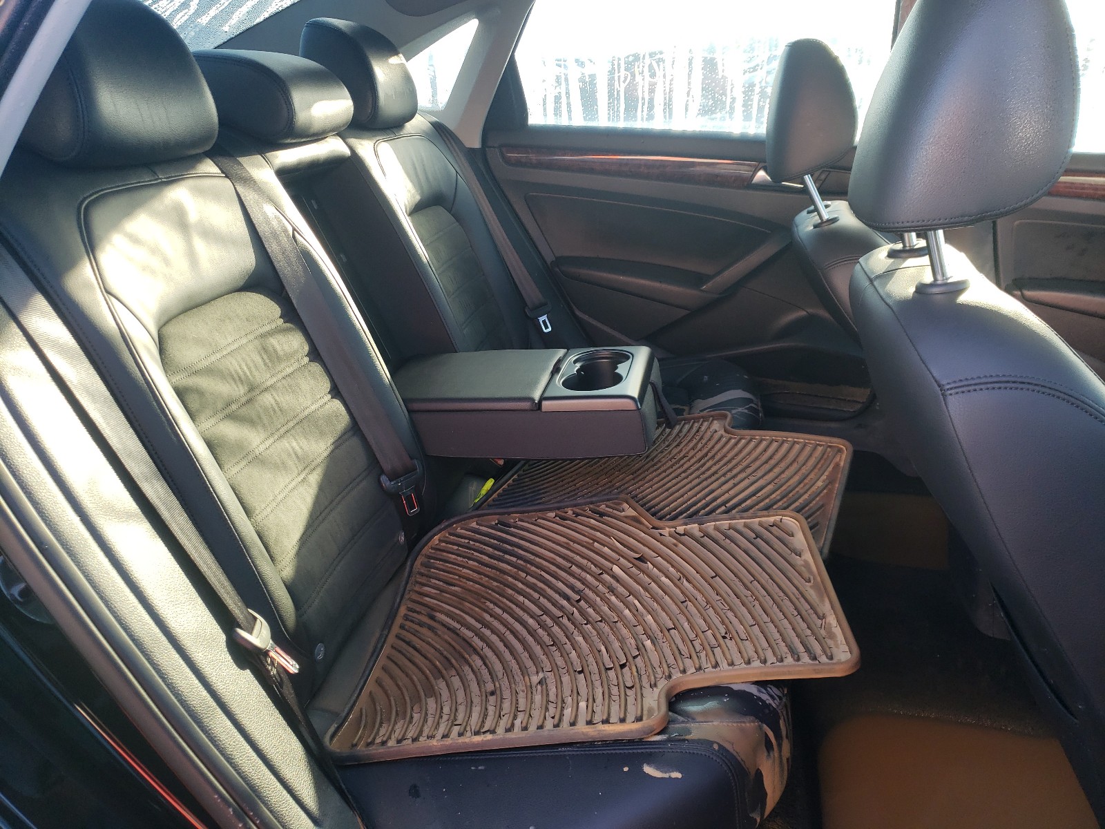 Photo 6 from auction – 2013 VOLKSWAGEN PASSAT SEL with VIN 1VWCP7A38DC066405