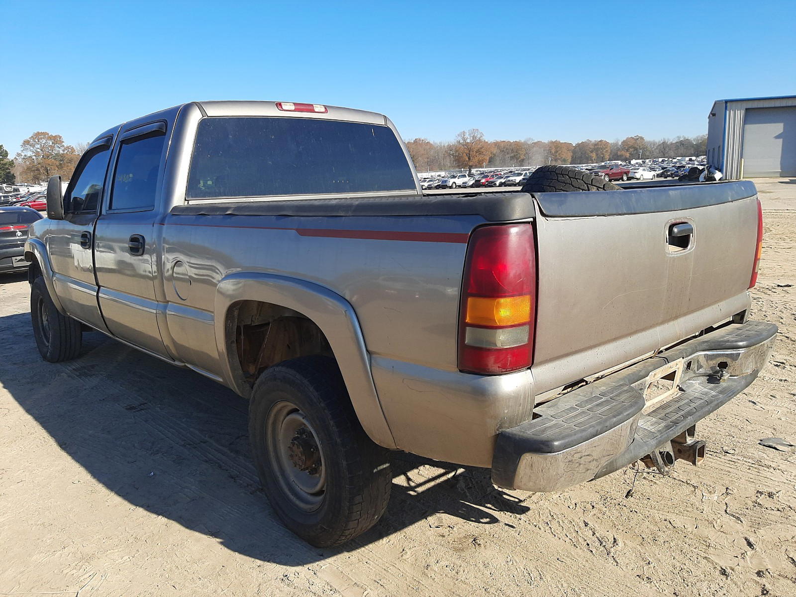 Photo 3 from auction – 2002 CHEVROLET SILVERADO with VIN 1GCHK23132F204238