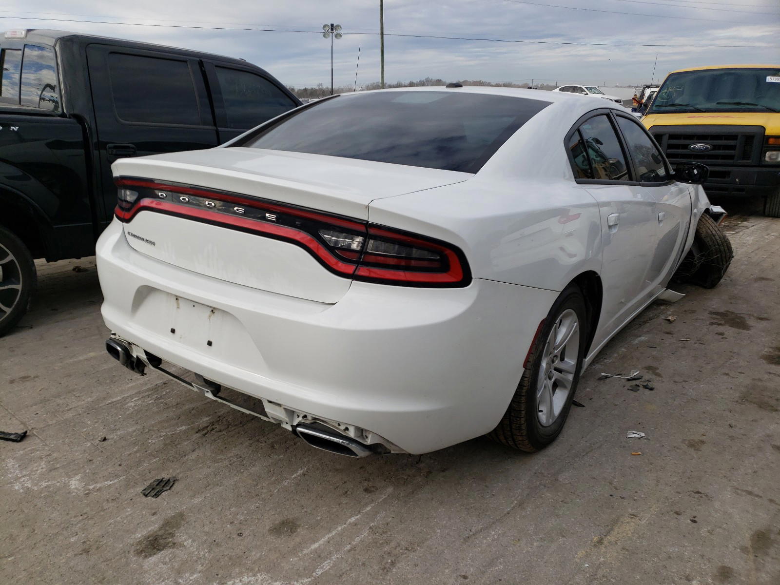 Photo 4 from auction – 2015 DODGE CHARGER SE with VIN 2C3CDXBG3FH724794