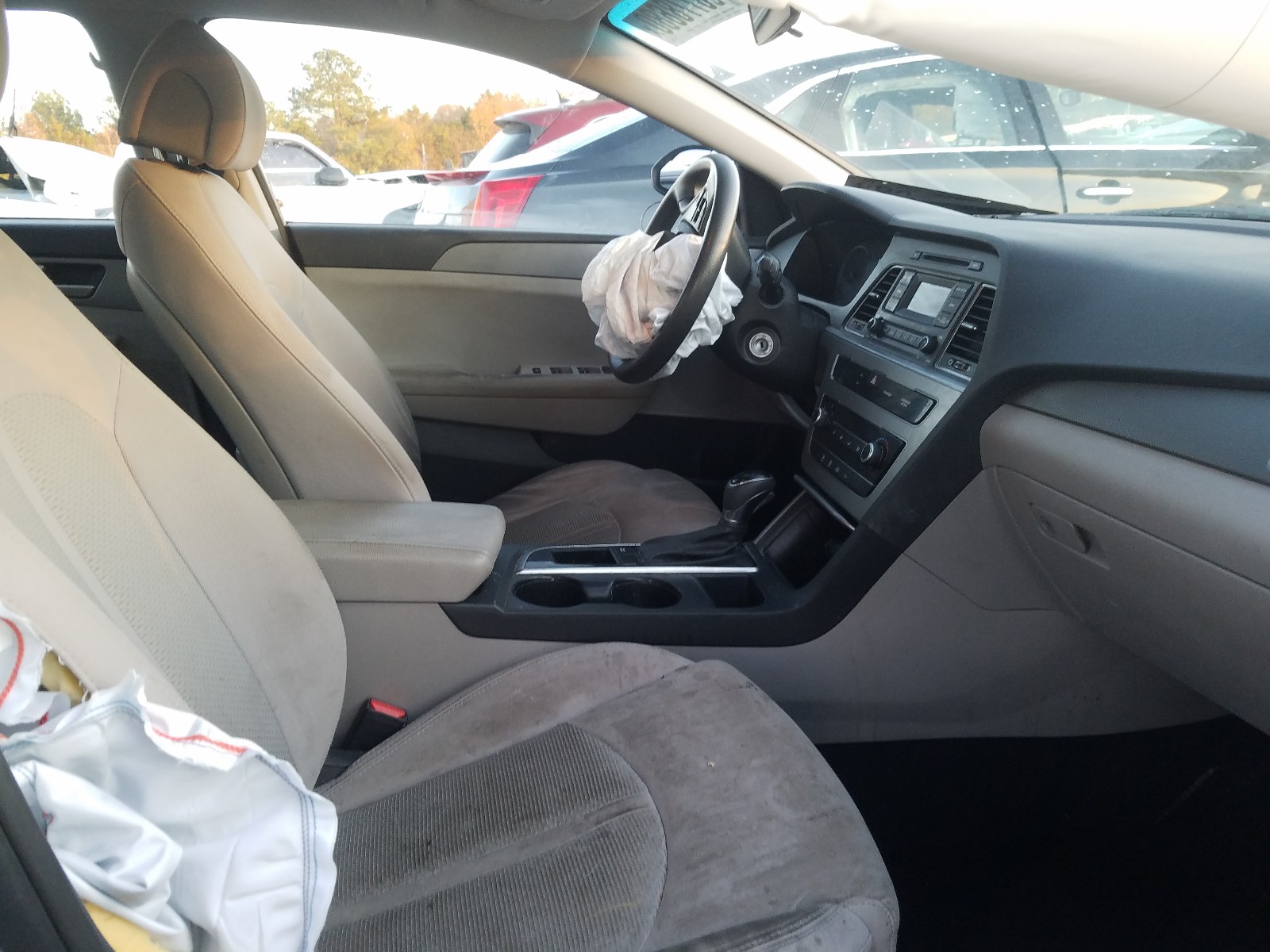 Photo 5 from auction – 2015 HYUNDAI SONATA SE with VIN 5NPE24AF3FH122941