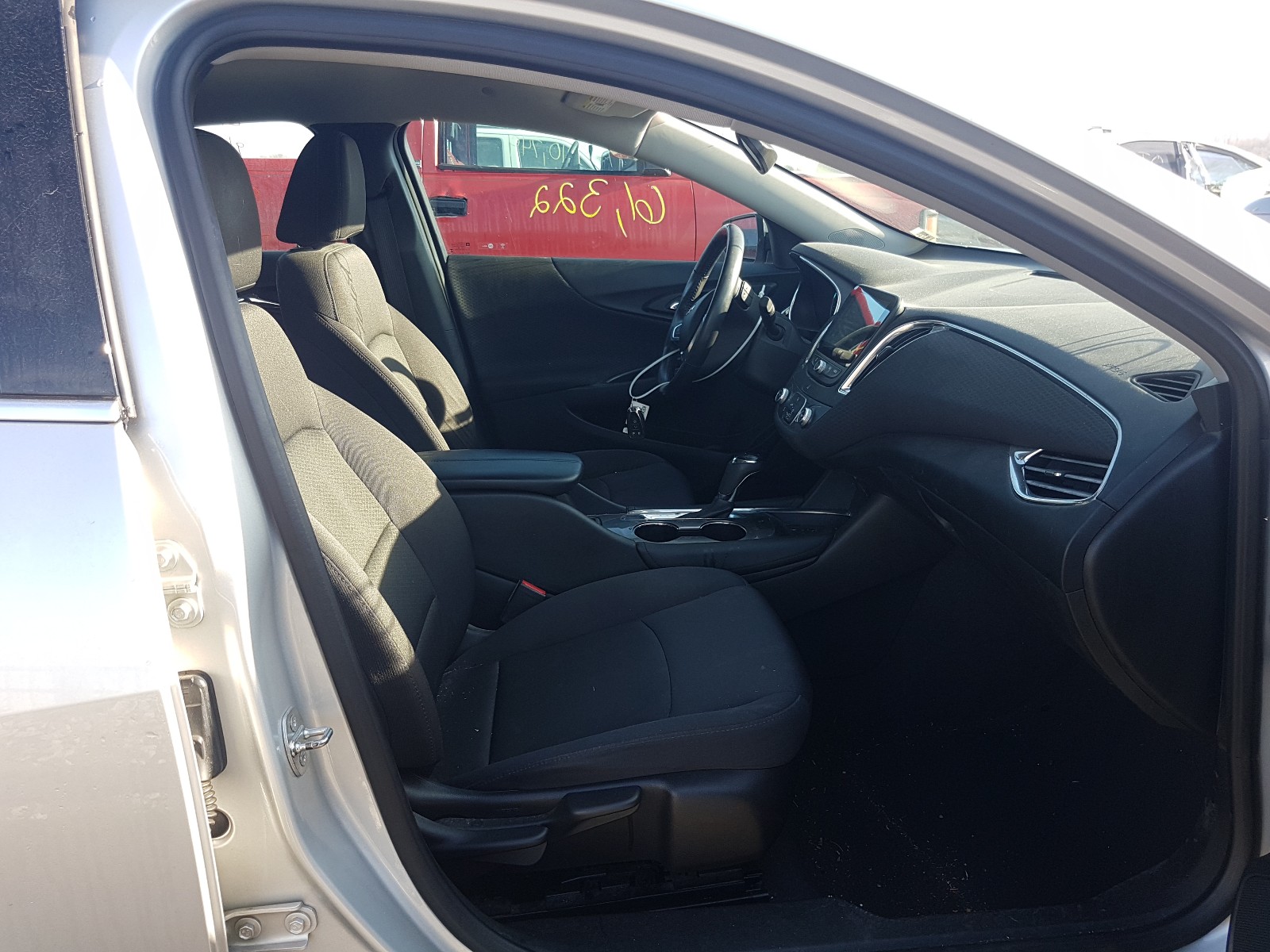 Photo 5 from auction – 2017 CHEVROLET MALIBU LT with VIN 1G1ZE5ST0HF272255