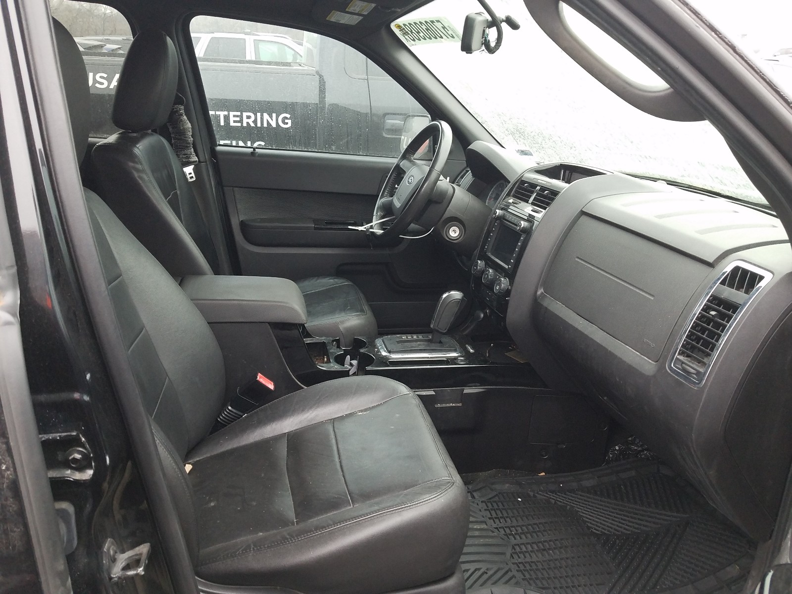 Photo 5 from auction – 2011 FORD ESCAPE LIM with VIN 1FMCU9EG6BKA24687