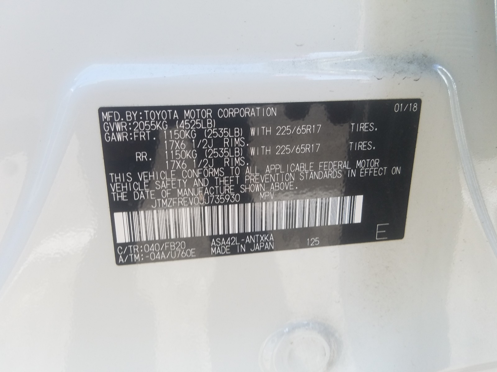 Photo 10 from auction – 2018 TOYOTA RAV4 LE with VIN JTMZFREV0JJ735930
