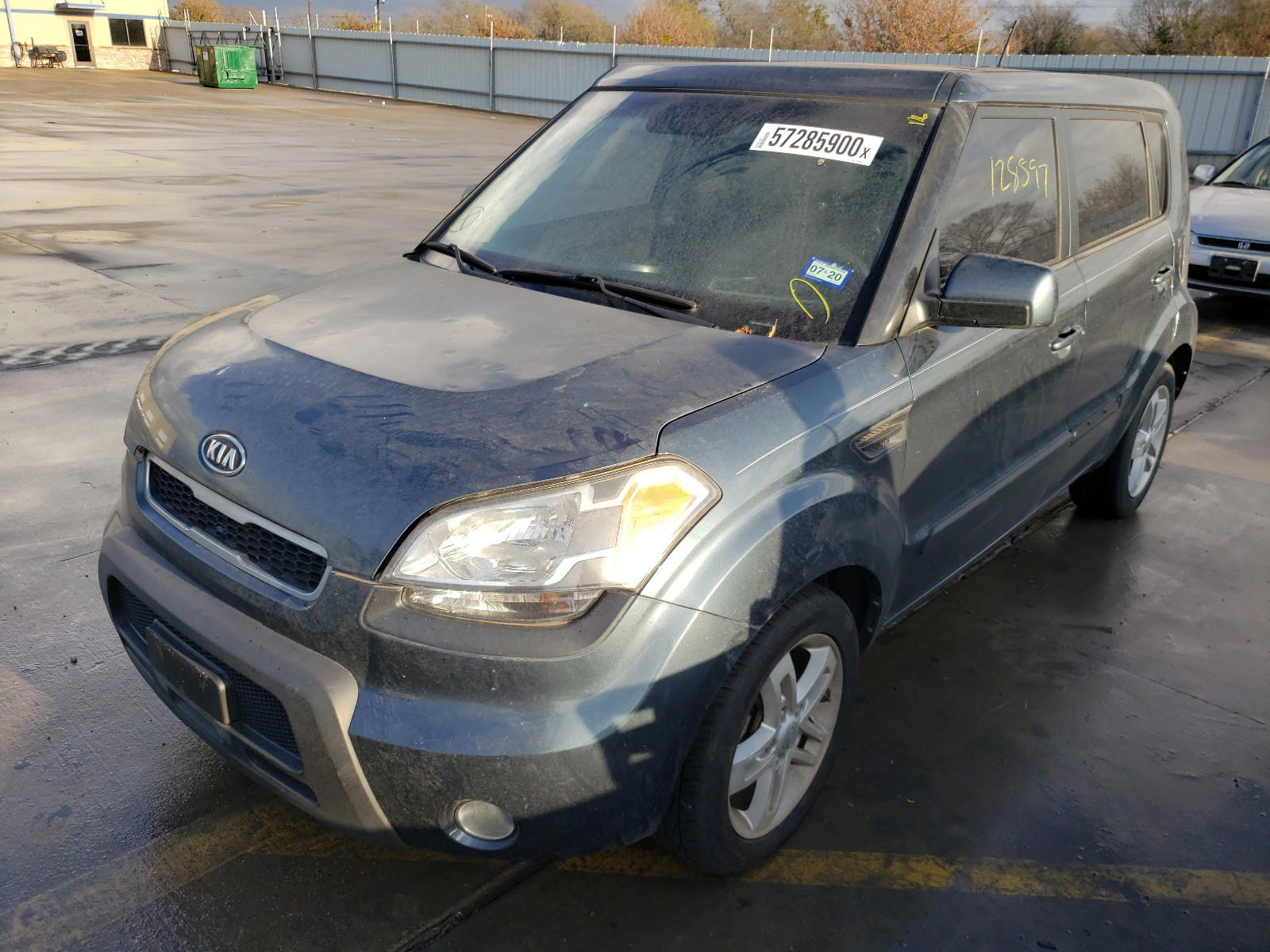 Photo 2 from auction – 2011 KIA SOUL + with VIN KNDJT2A27B7327903