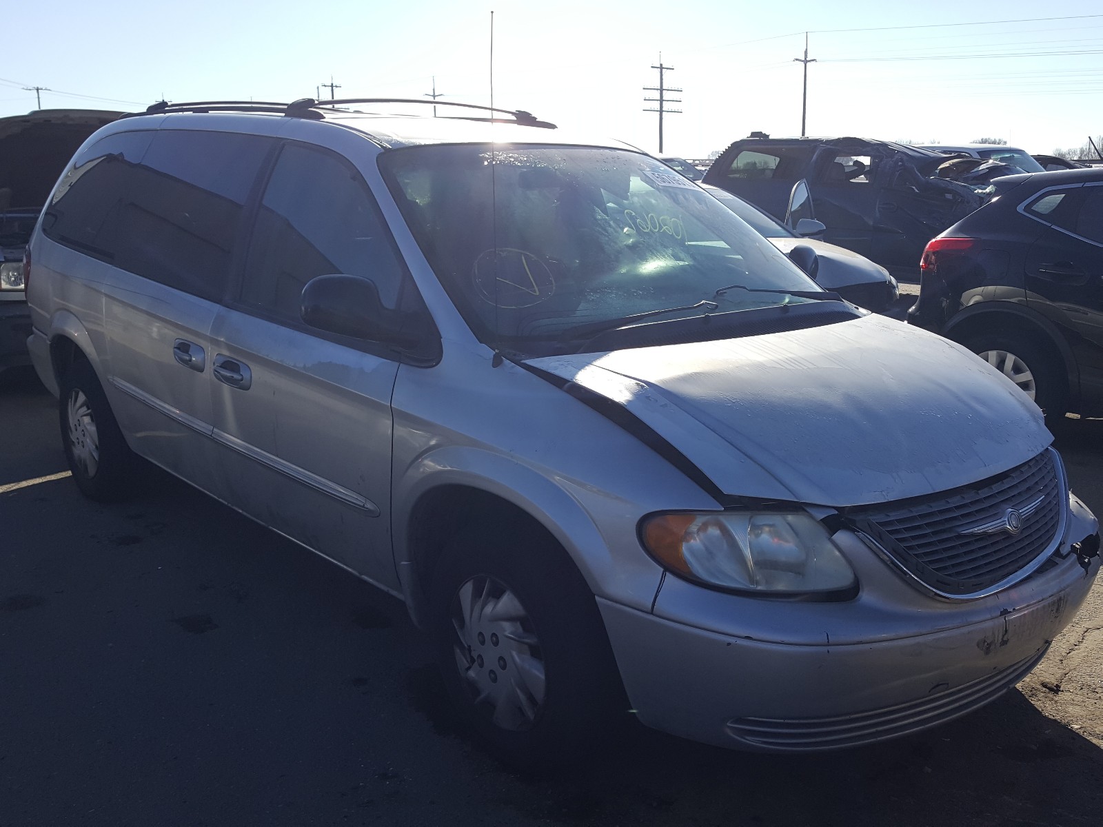 CHRYSLER TOWN & COU 2002 with VIN 2C4GP44332R519607 - Photo from auction