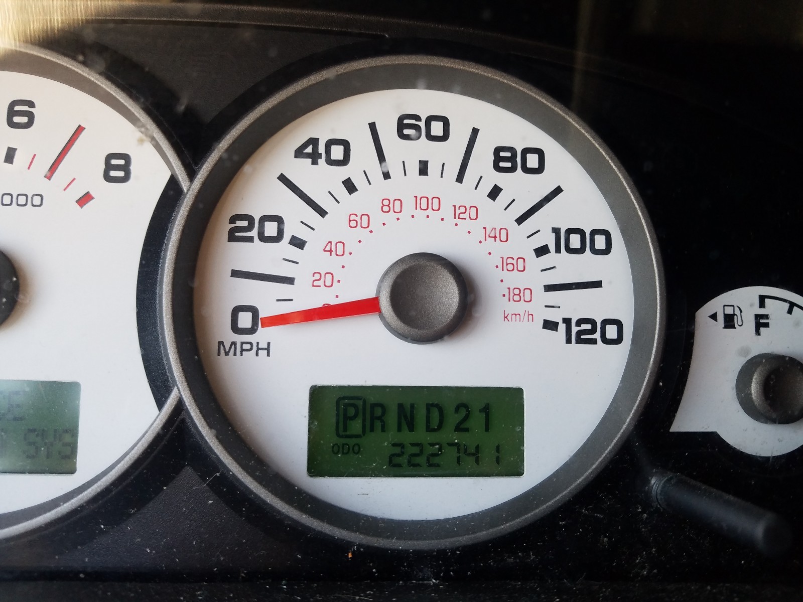 Photo 8 from auction – 2005 FORD ESCAPE LIM with VIN 1FMYU04125KC09435