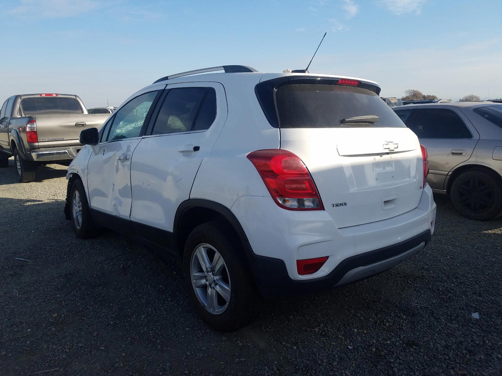 Photo 3 from auction – 2017 CHEVROLET TRAX 1LT with VIN 3GNCJLSB3HL179828