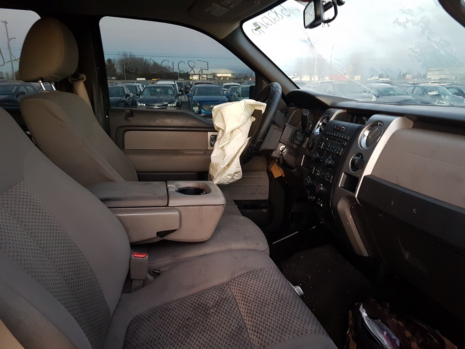 Photo 5 from auction – 2010 FORD F150 SUPER with VIN 1FTFW1EV9AFC37538