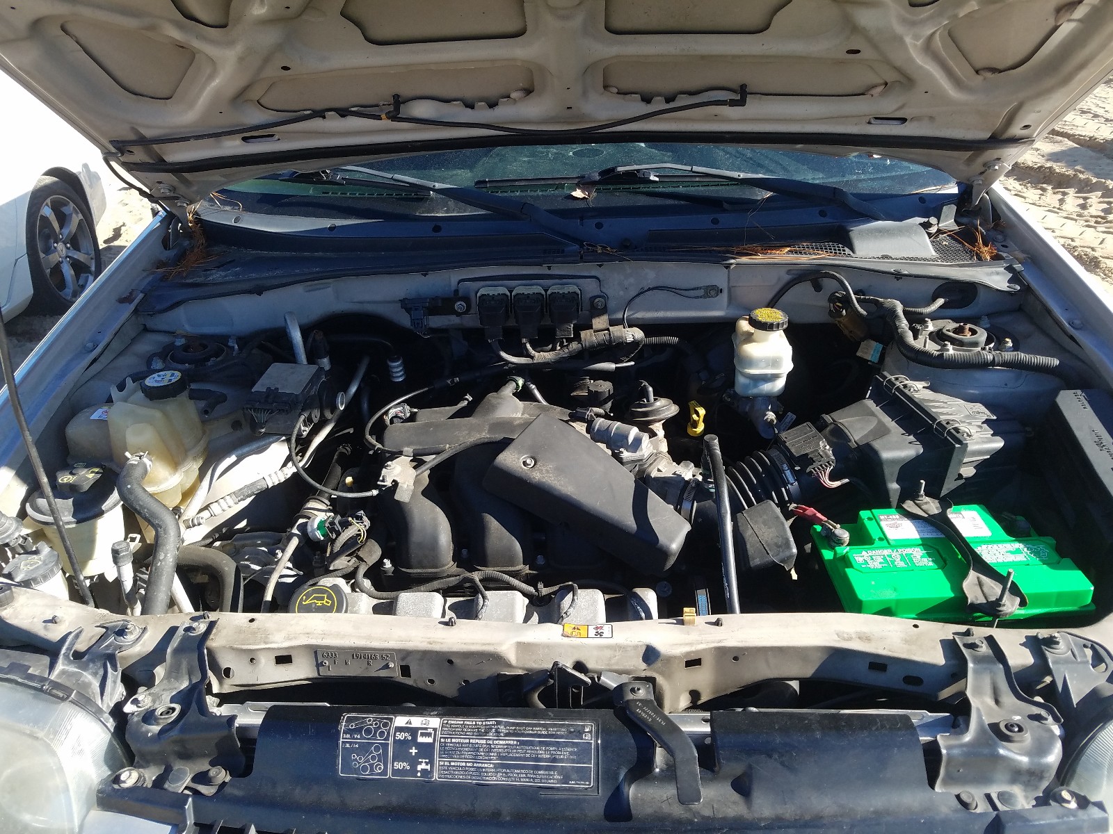 Photo 7 from auction – 2005 FORD ESCAPE LIM with VIN 1FMYU04125KC09435