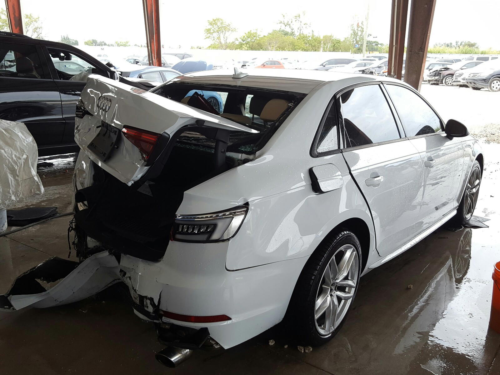 Photo 4 from auction – 2017 AUDI A4 ULTRA P with VIN WAUKMAF46HN056940