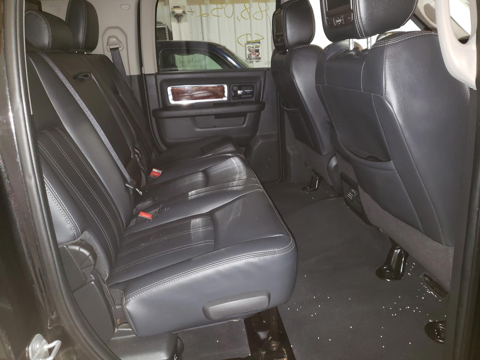 Photo 6 from auction – 2011 DODGE RAM 2500 with VIN 3D7UT2HL1BG565672