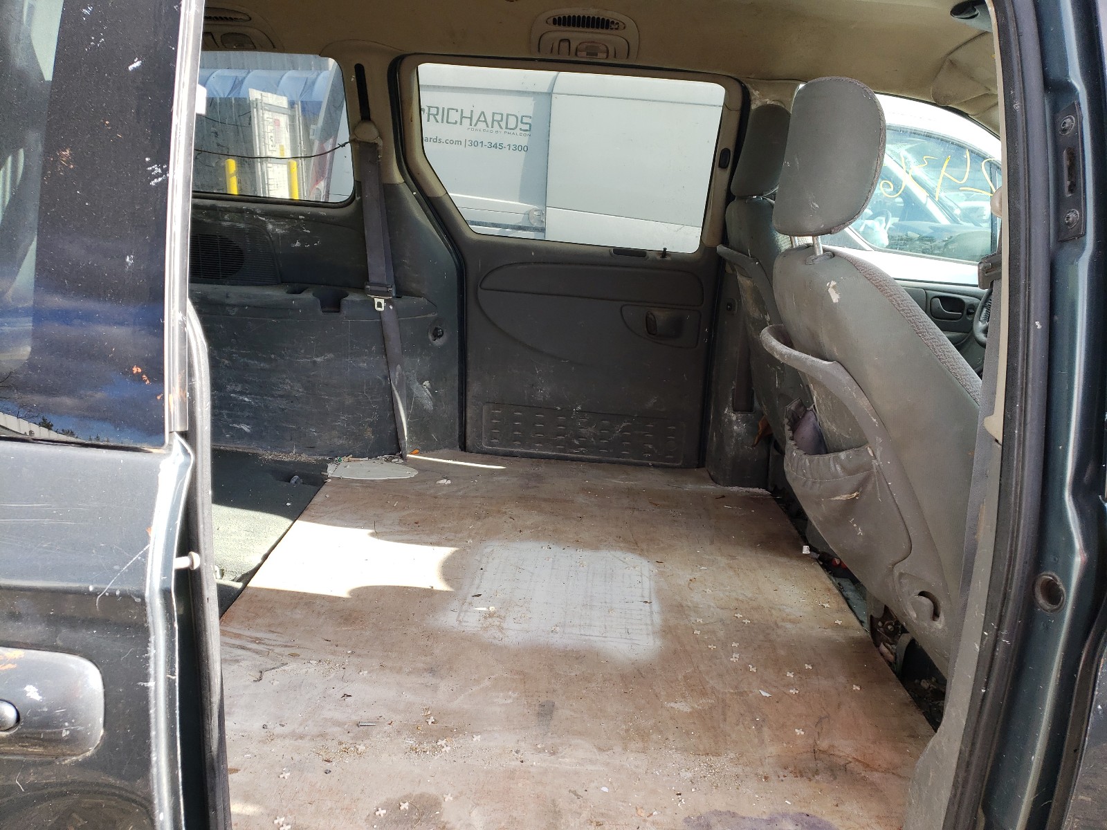Photo 6 from auction – 2007 CHRYSLER TOWN AND C with VIN 2A4GP54L17R187528