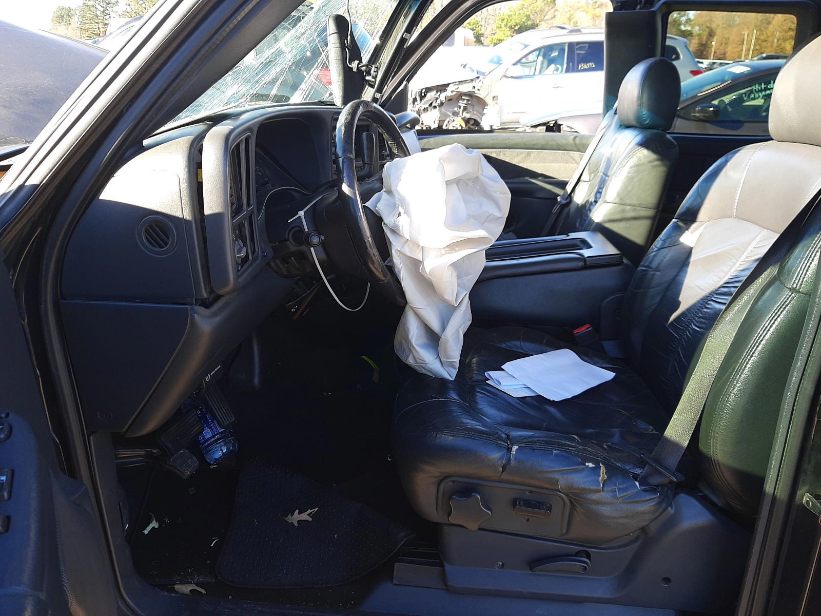 Photo 5 from auction – 2002 CHEVROLET SILVERADO with VIN 2GTEC19T221393006