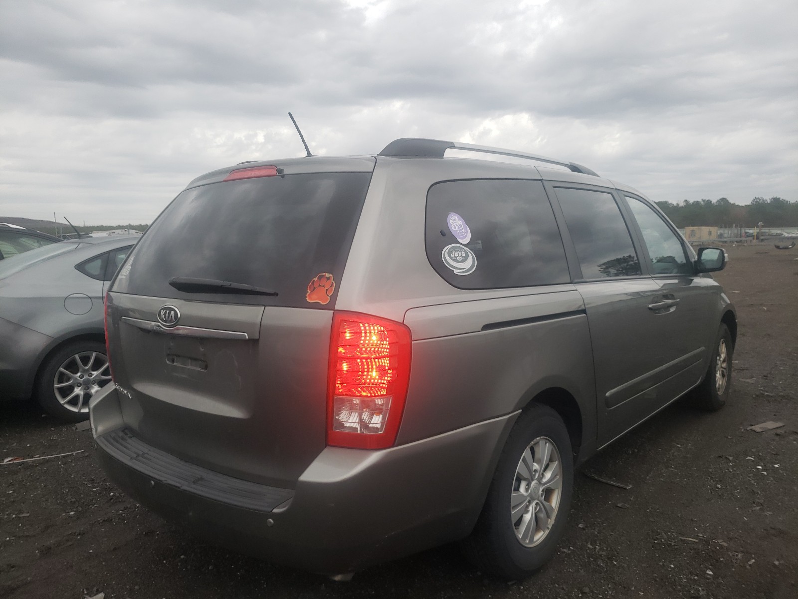 Photo 4 from auction – 2012 KIA SEDONA LX with VIN KNDMG4C79C6429359